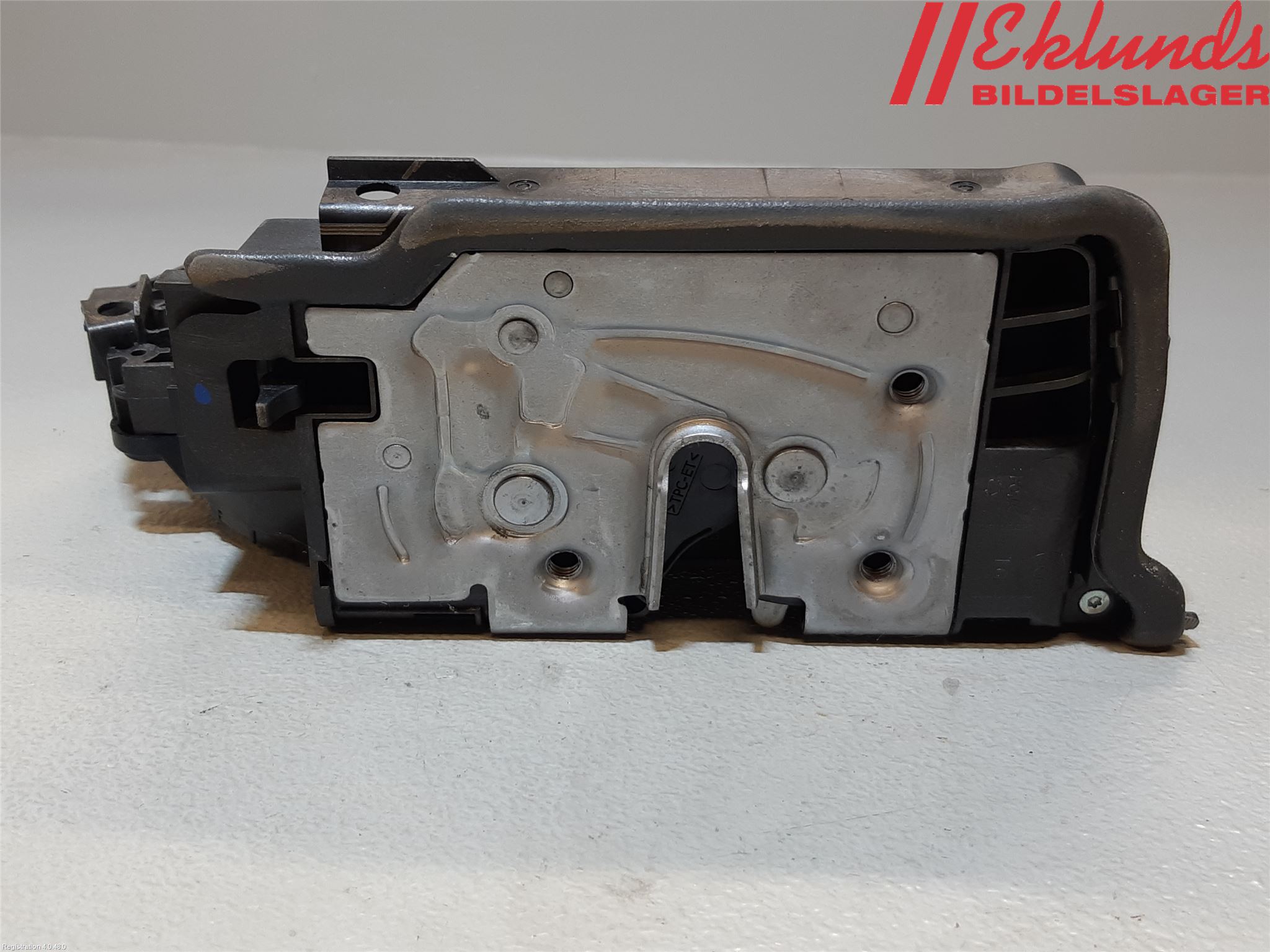 BMW 2 F45 Active Tourer 14-21 Låskista-Dörrlås