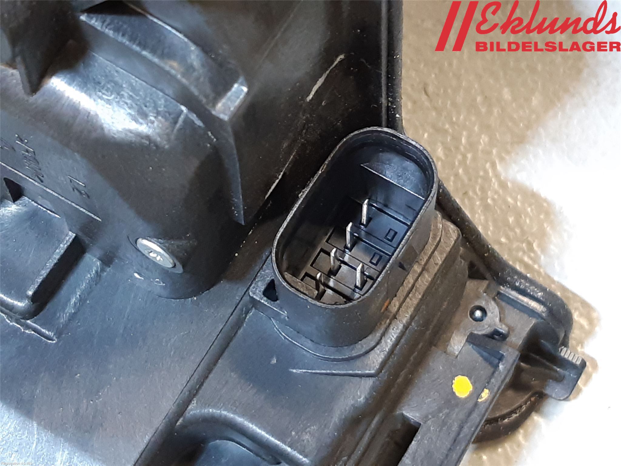 BMW 2 F45 Active Tourer 14-21 Låskista-Dörrlås