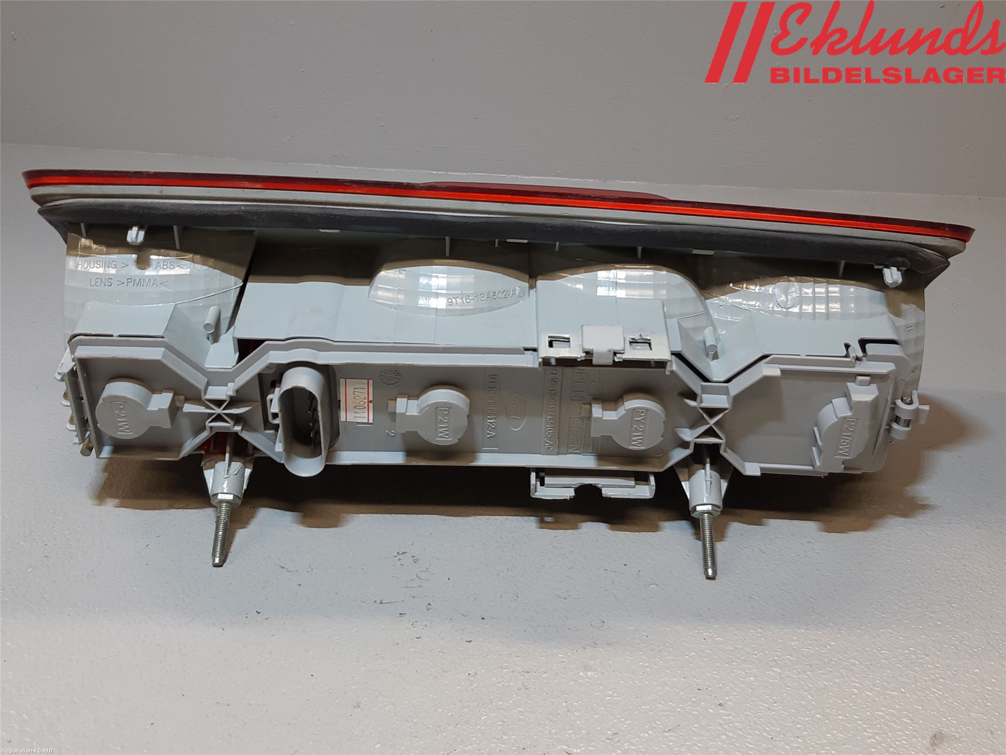 Ford TRANSIT CONNECT 09-13 Bakljus Höger