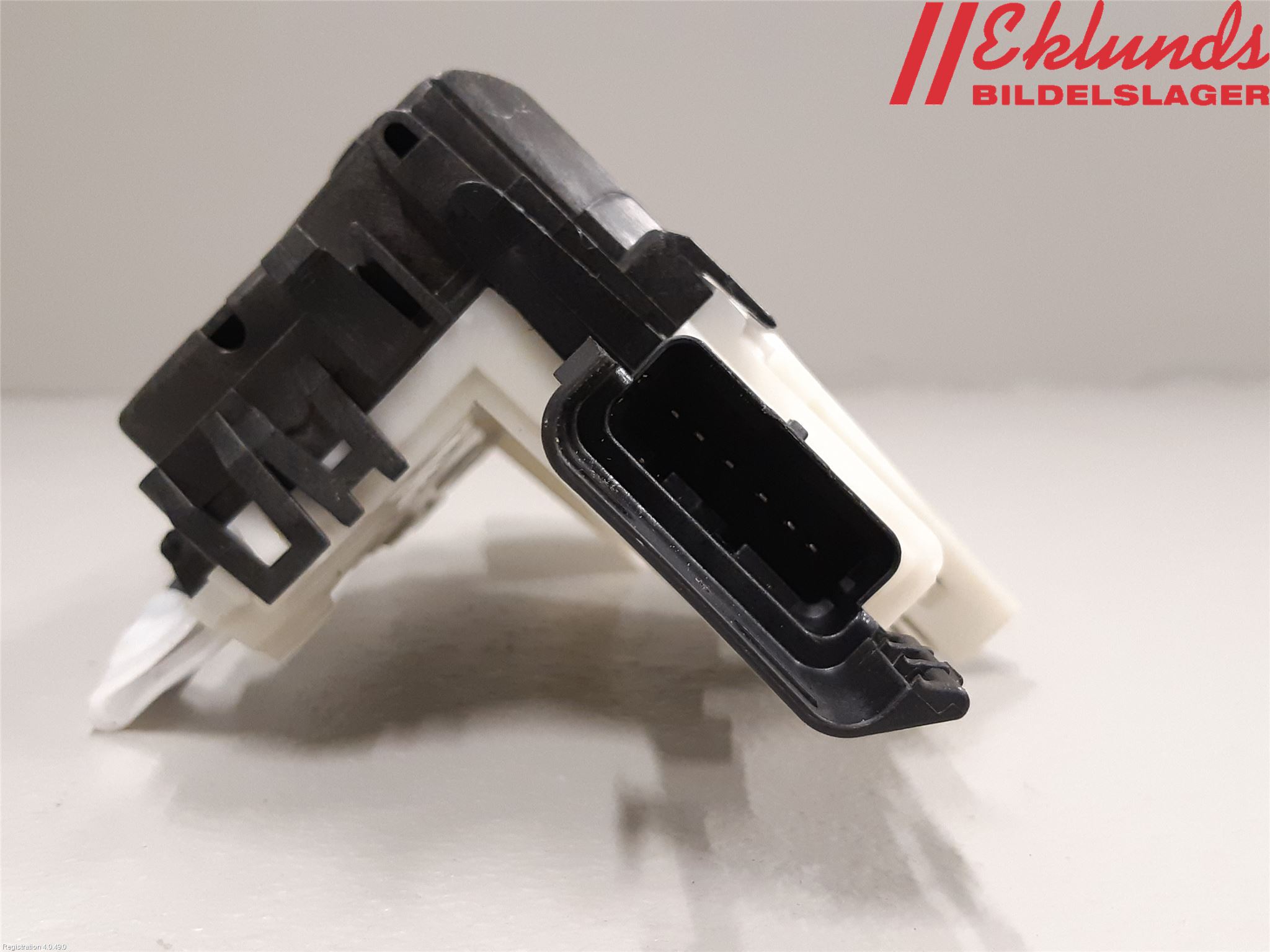 Peugeot PARTNER 16-18 Låskista-Dörrlås