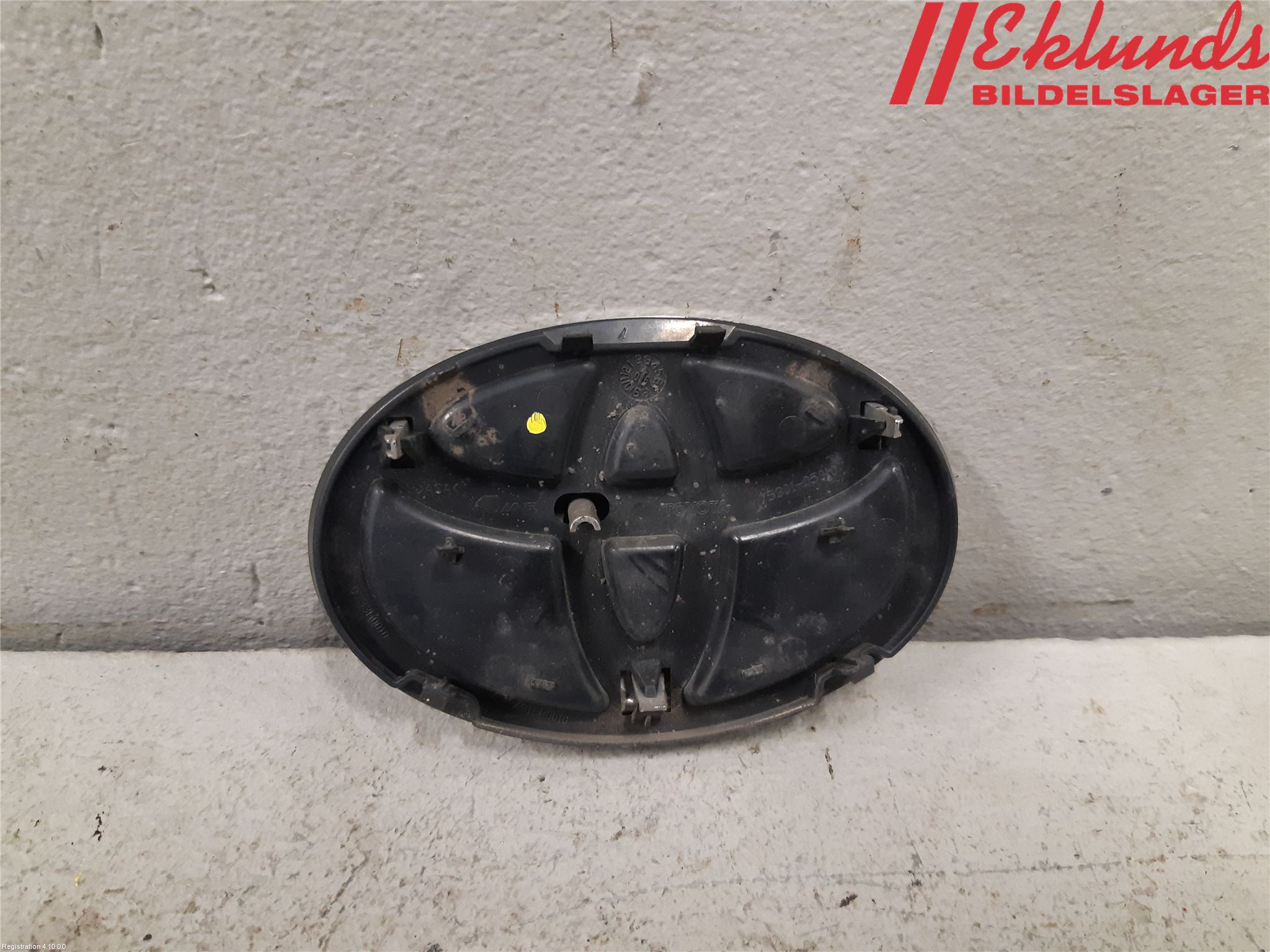 Toyota AVENSIS 03-06 Emblem