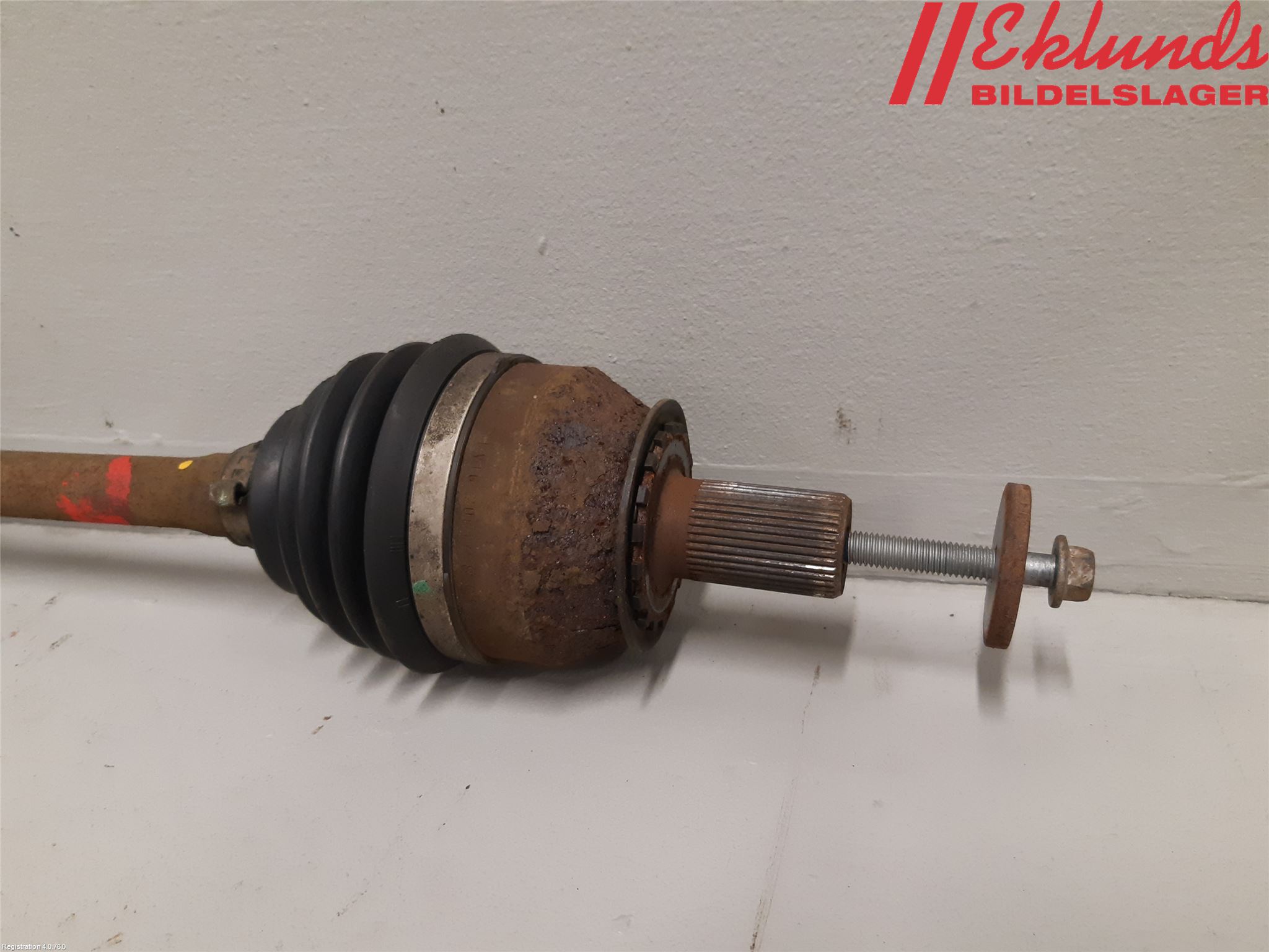 Volvo V70 08-13 Drivaxel Fram Vänster