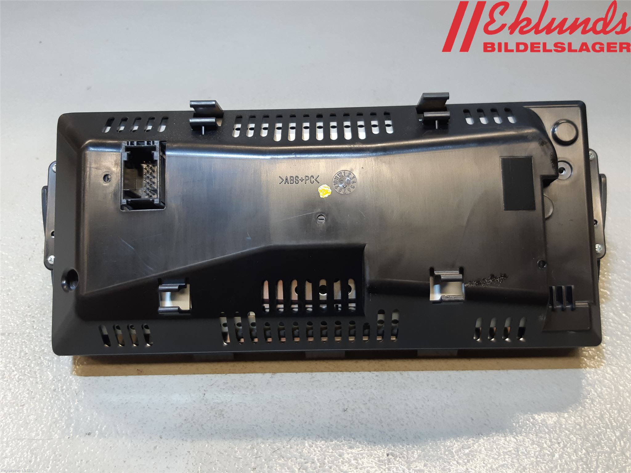 BMW 3 E90/91 SED/TOU 05-12 Bildskärm