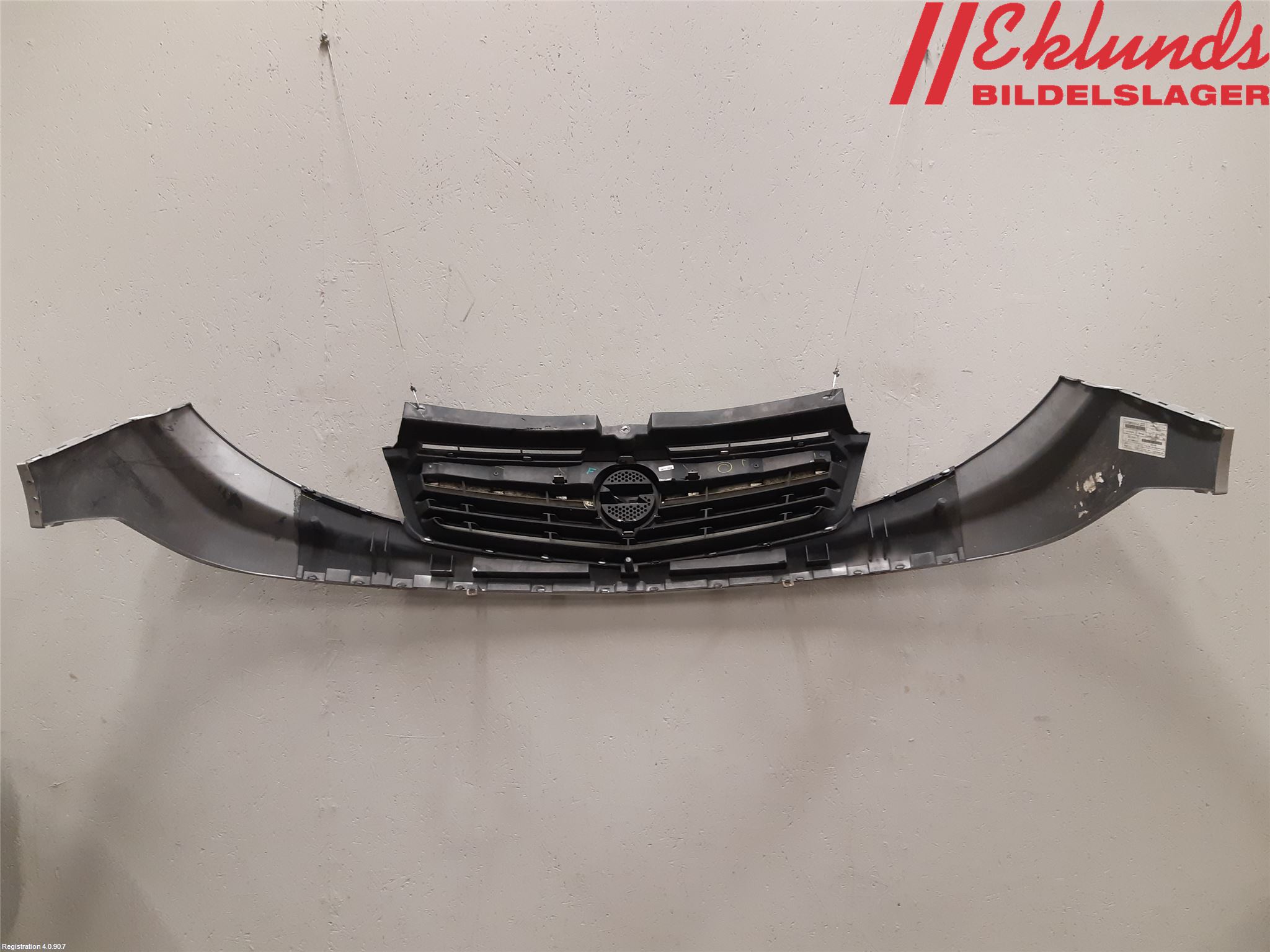 Opel VIVARO 01-14 Grill Komp
