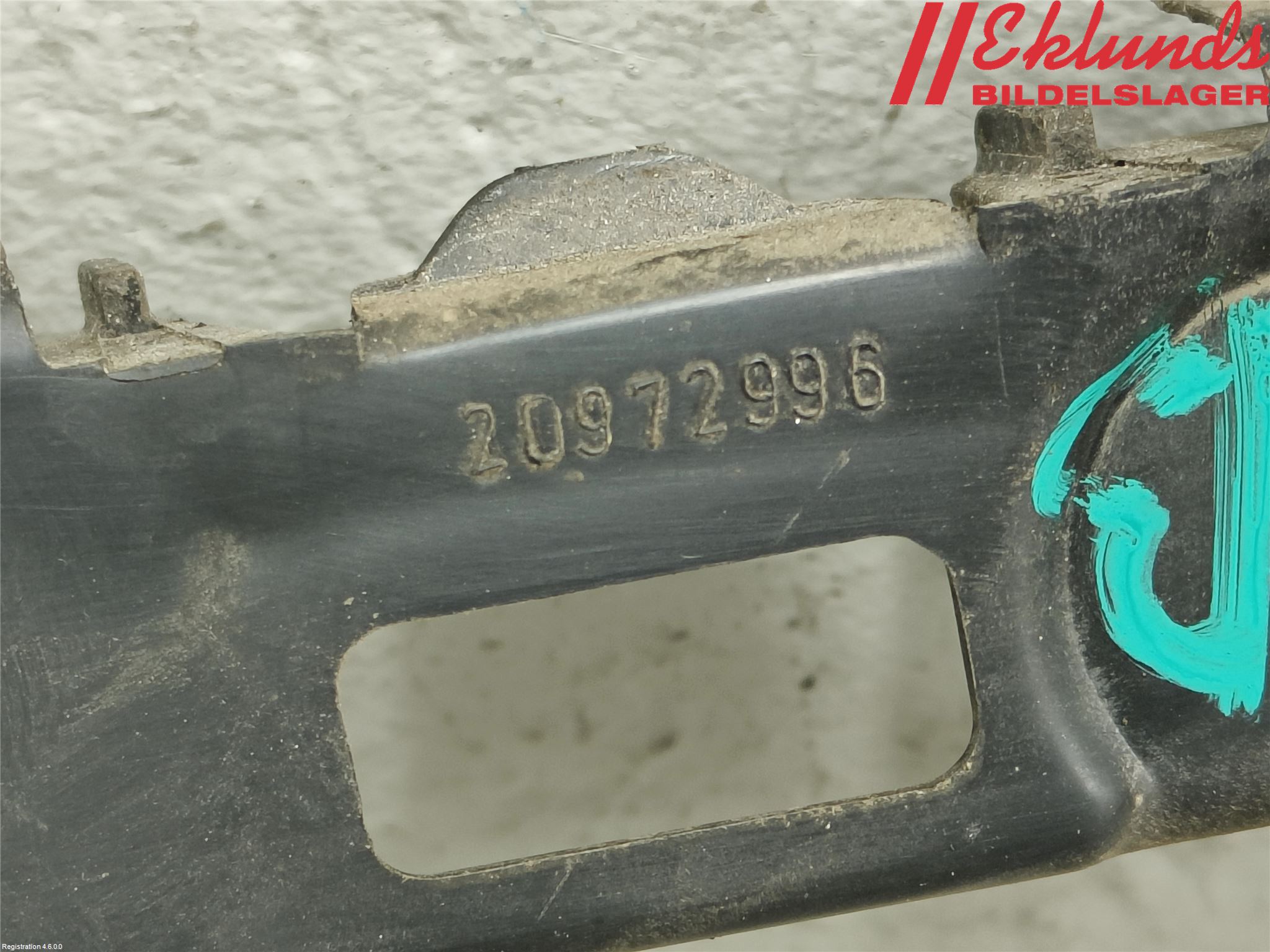 Opel INSIGNIA 09-16 Stötfångarfäste Bak Hö