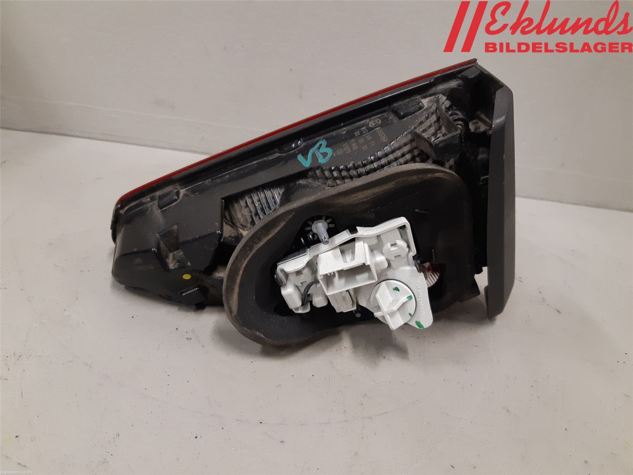 Volkswagen VW TOURAN 16- Bakljus Lucka Vä