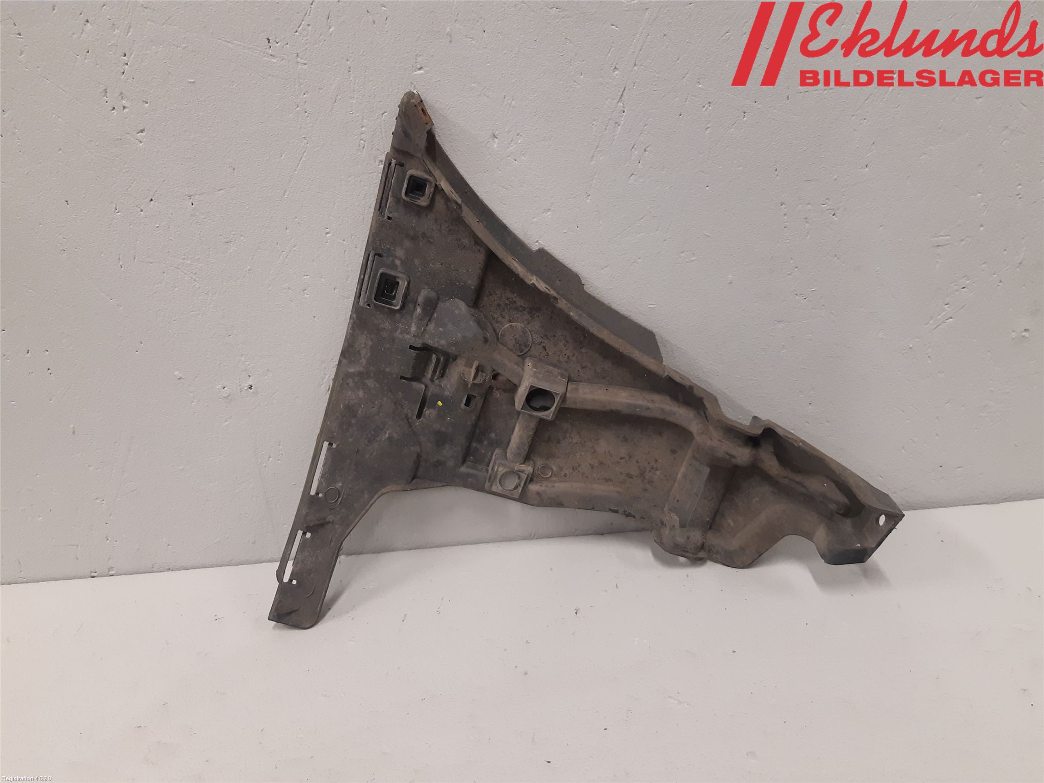 Volvo V70 05-08 Stötfångarfäste Fram Hö