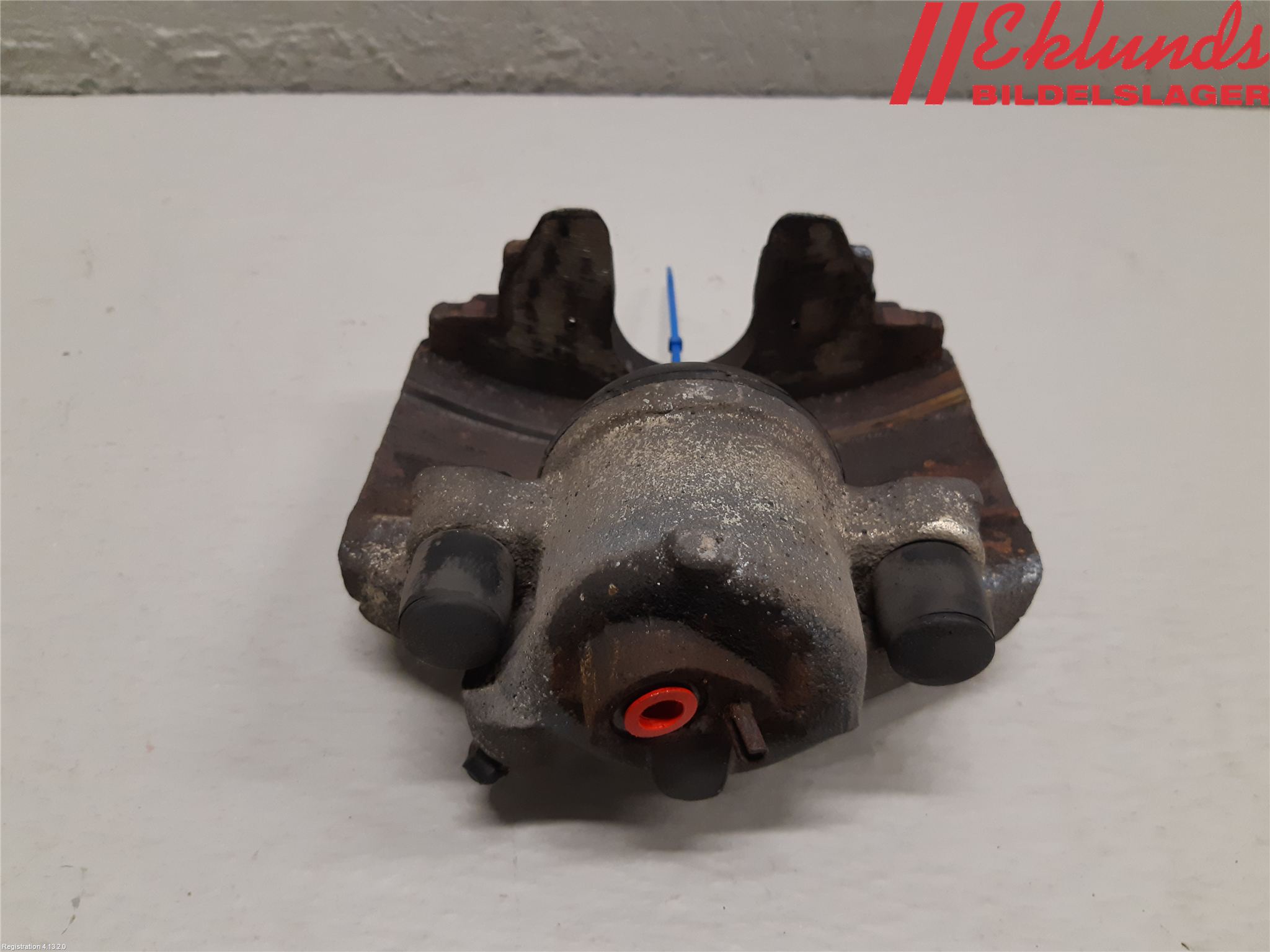 Volkswagen VW PASSAT 11-14 Bromsok Fram Höger