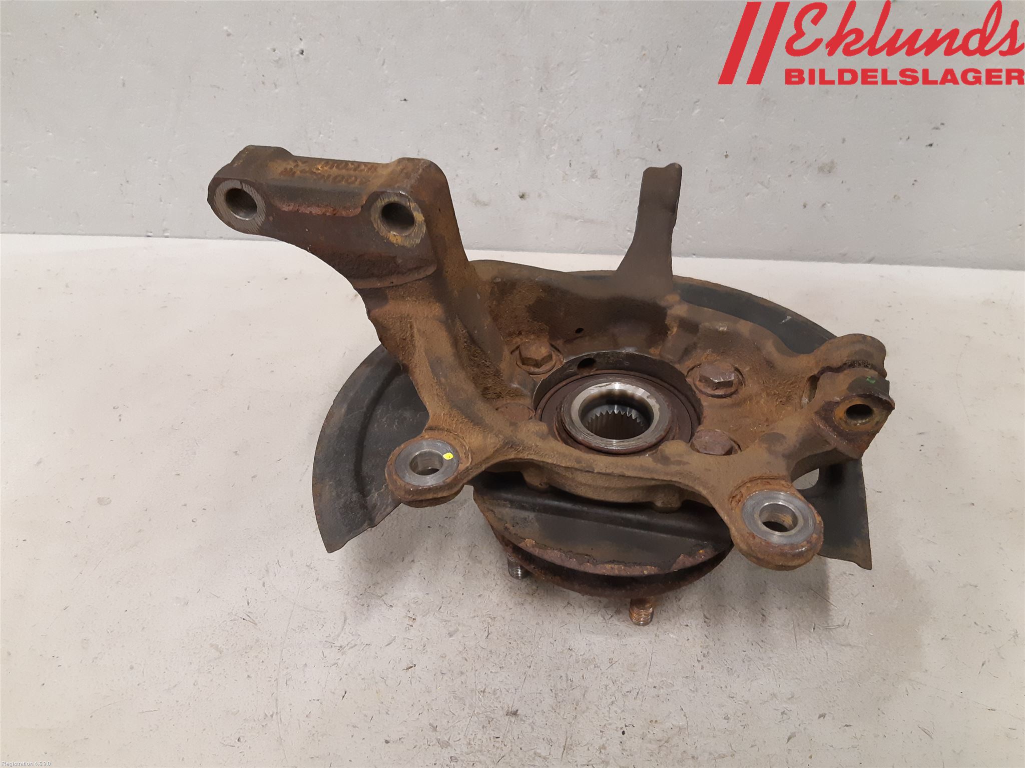 Nissan PULSAR Styrspindel Lagerhus Hö