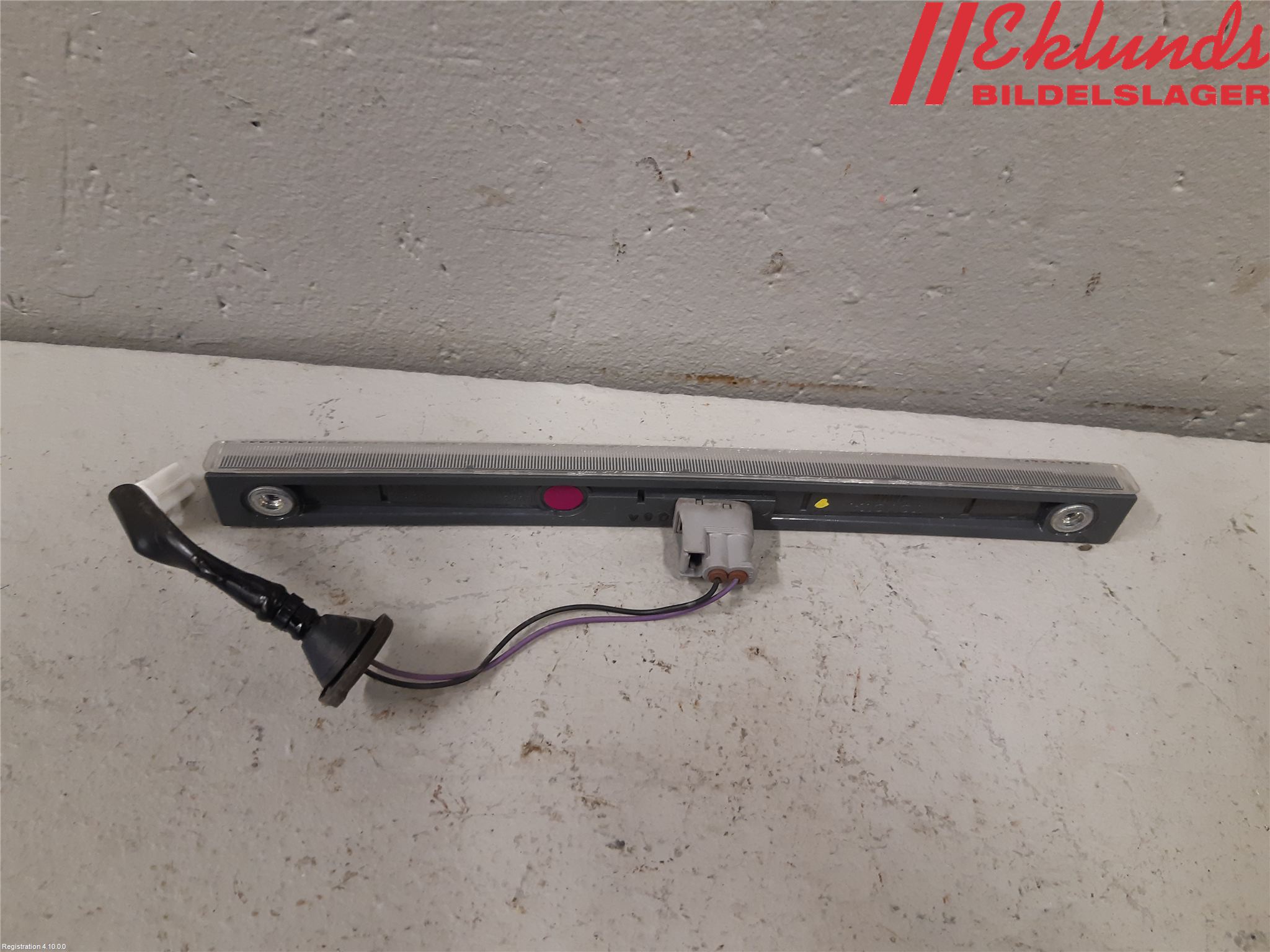 Toyota RAV4 19- Bromsljus Bakruta