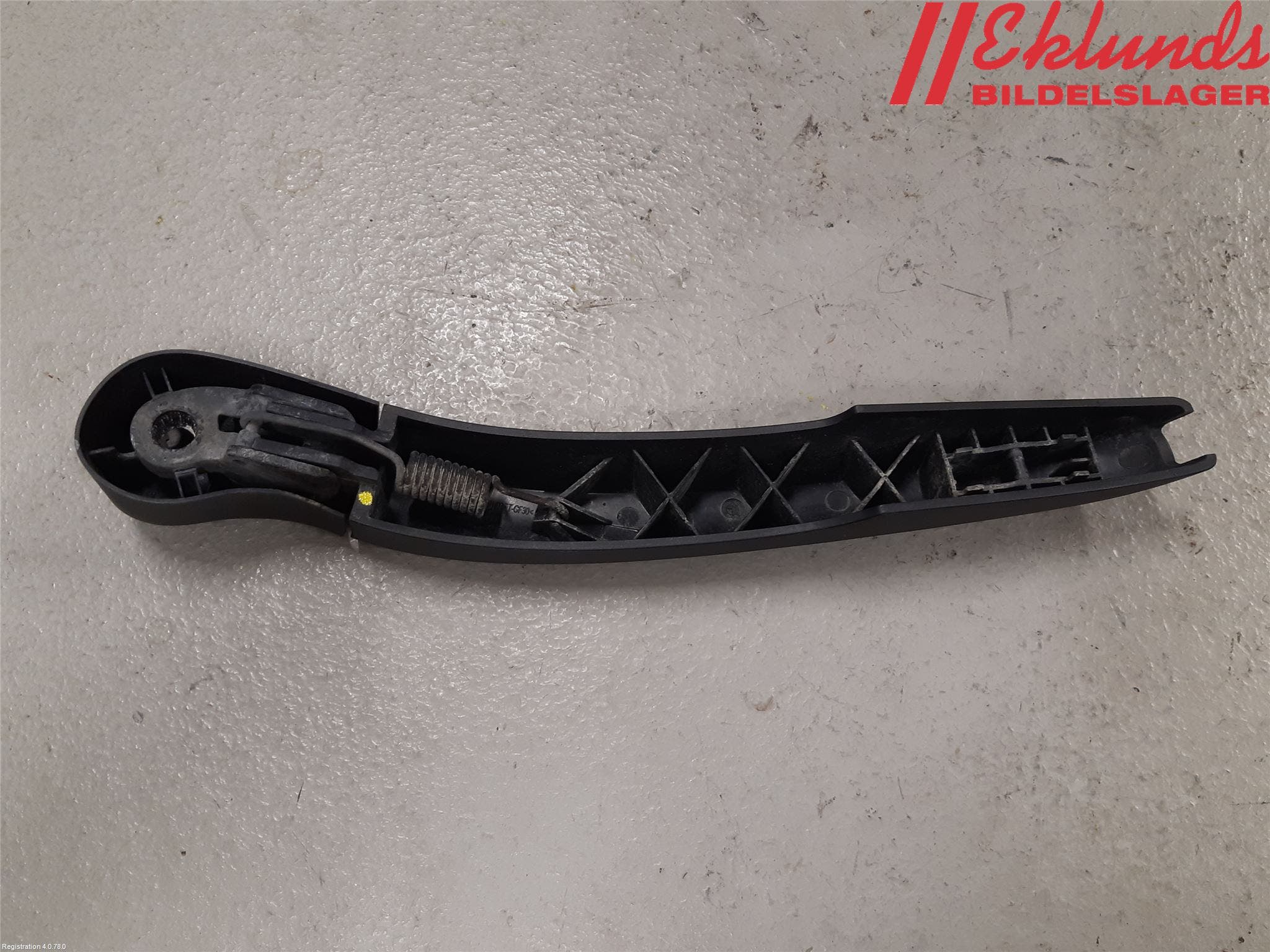 BMW 3 F30/F31/F80 12-19 Torkararm-Bakruta