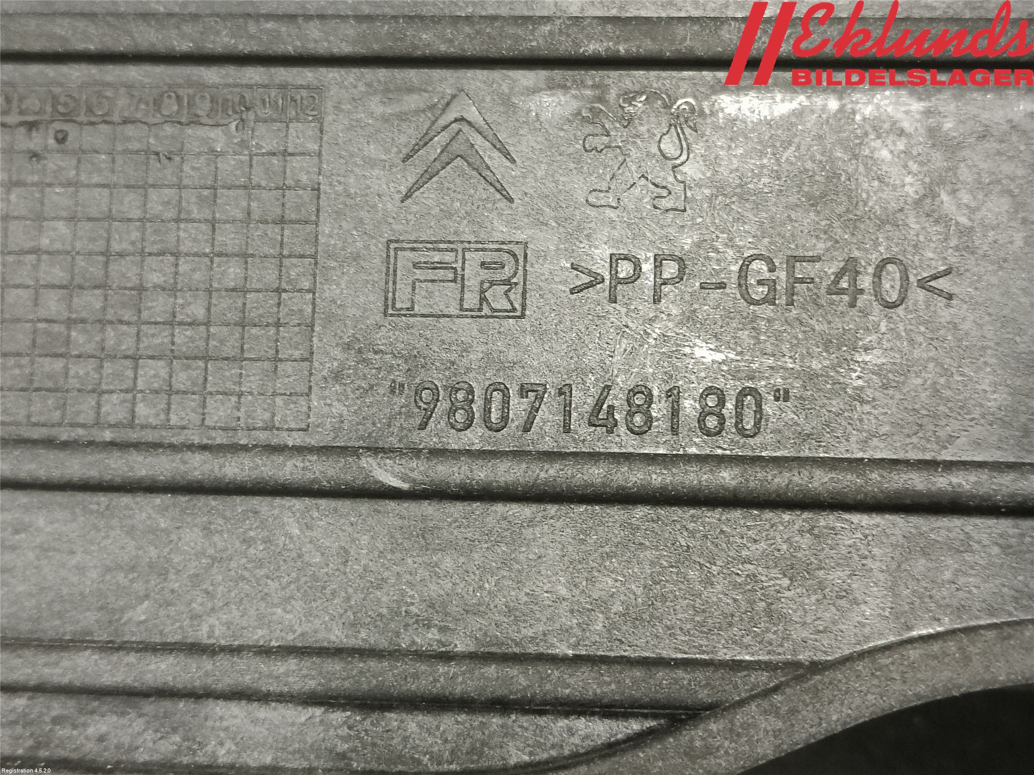 Peugeot 308 14-21 Frontplåt Övre