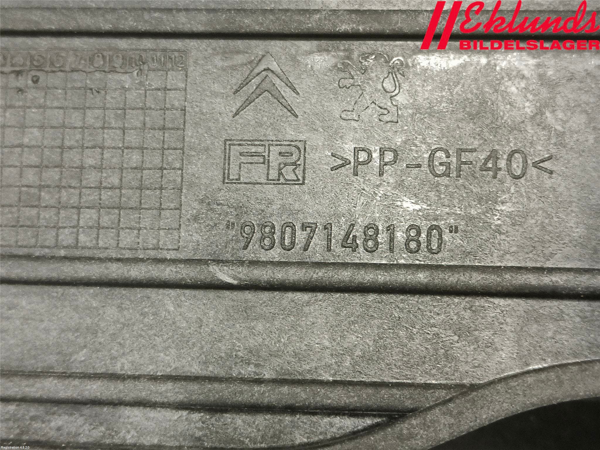 Peugeot 308 14-21 Frontplåt Övre