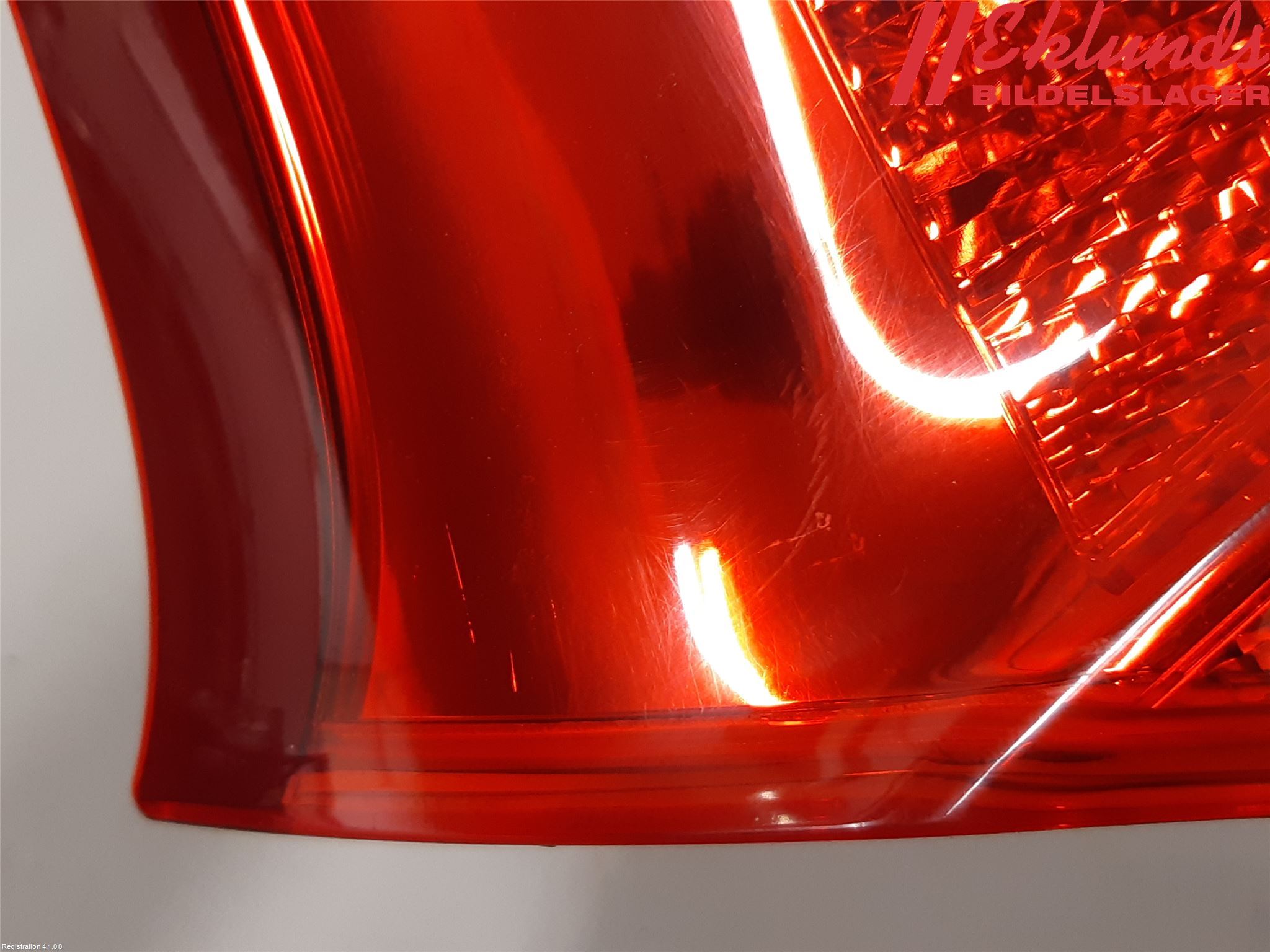 Volvo XC70 08-13 Bakljus Lucka Vä