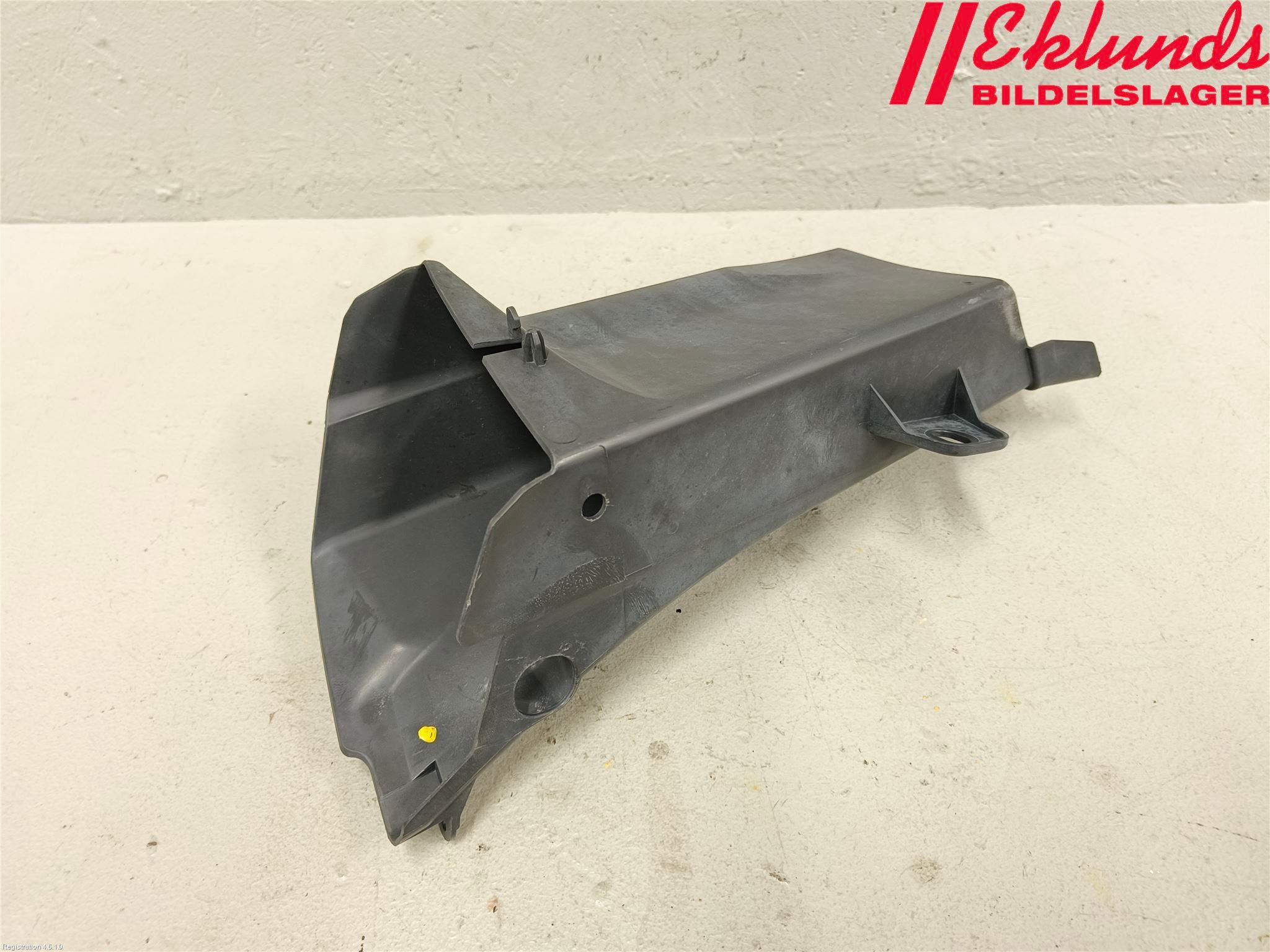 BMW 5 F10/F11/F18 09-17 Deflektor Plåt-Plast Kylning