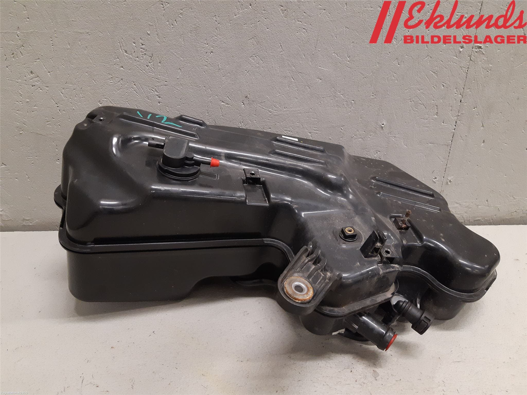 BMW 1 F20/F21 11-19 Adblue Tank