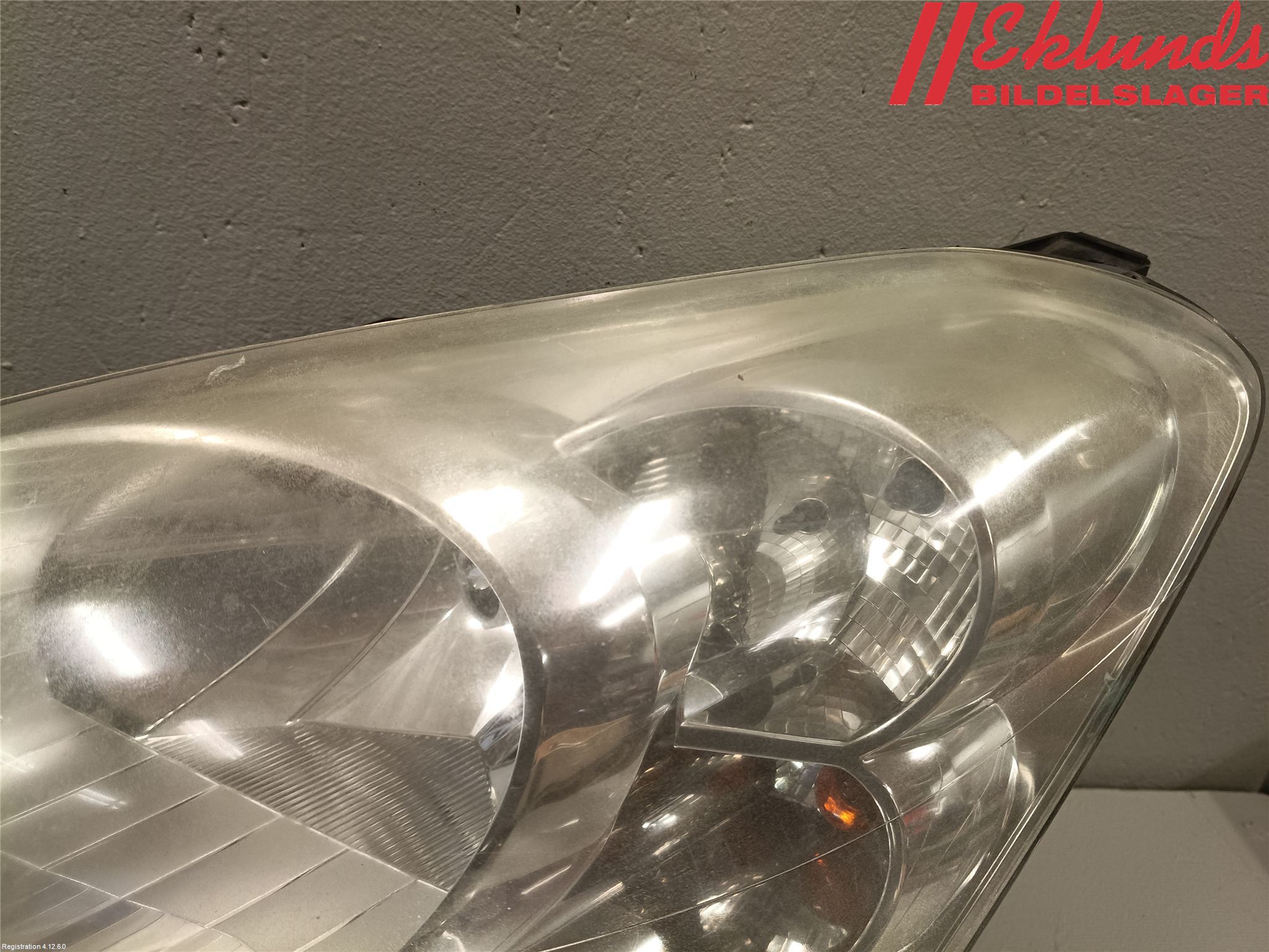 Peugeot PARTNER 08-15 Strålkastare Vänster