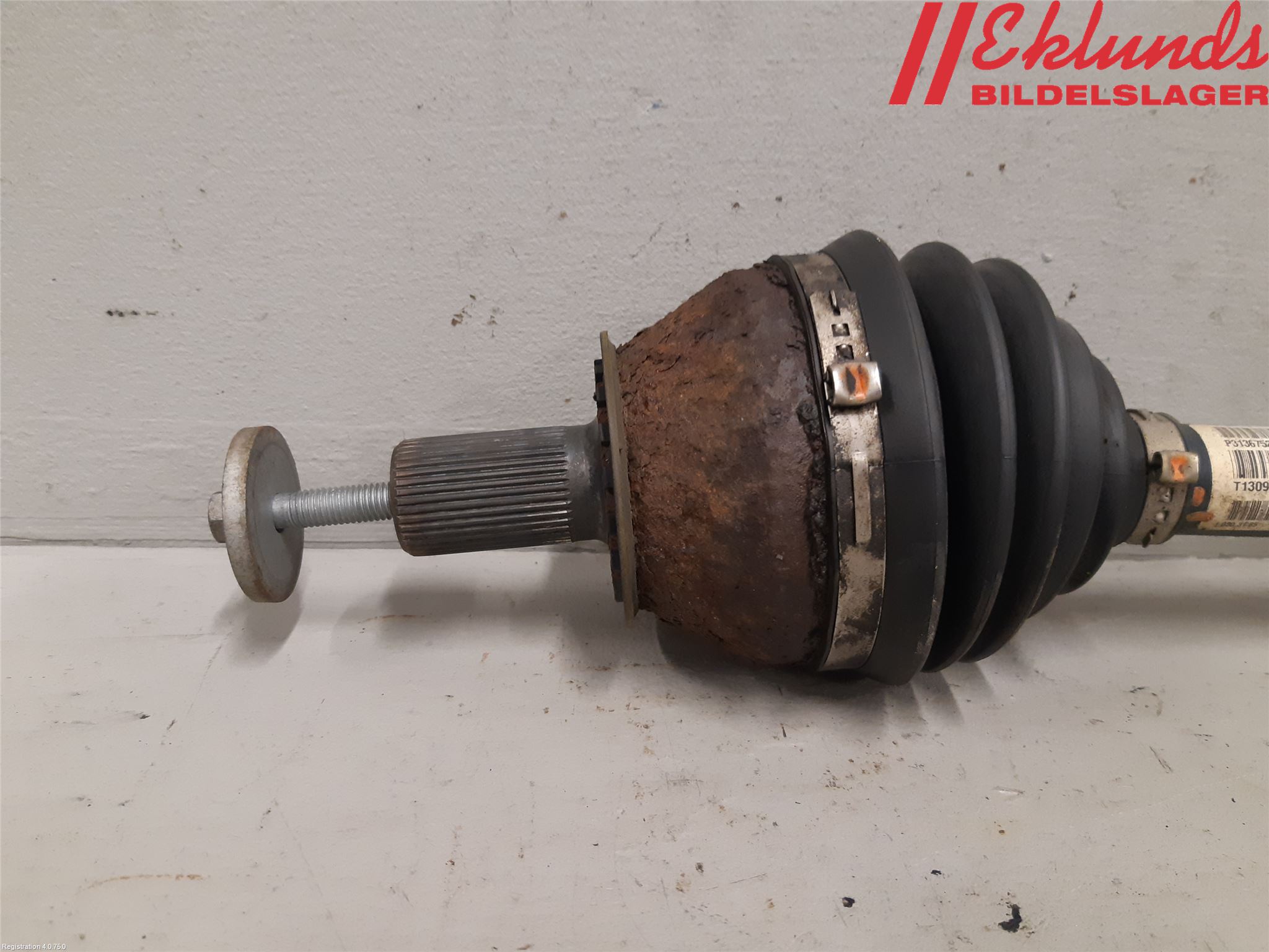 Volvo V60 14-18 Drivaxel Fram Vänster