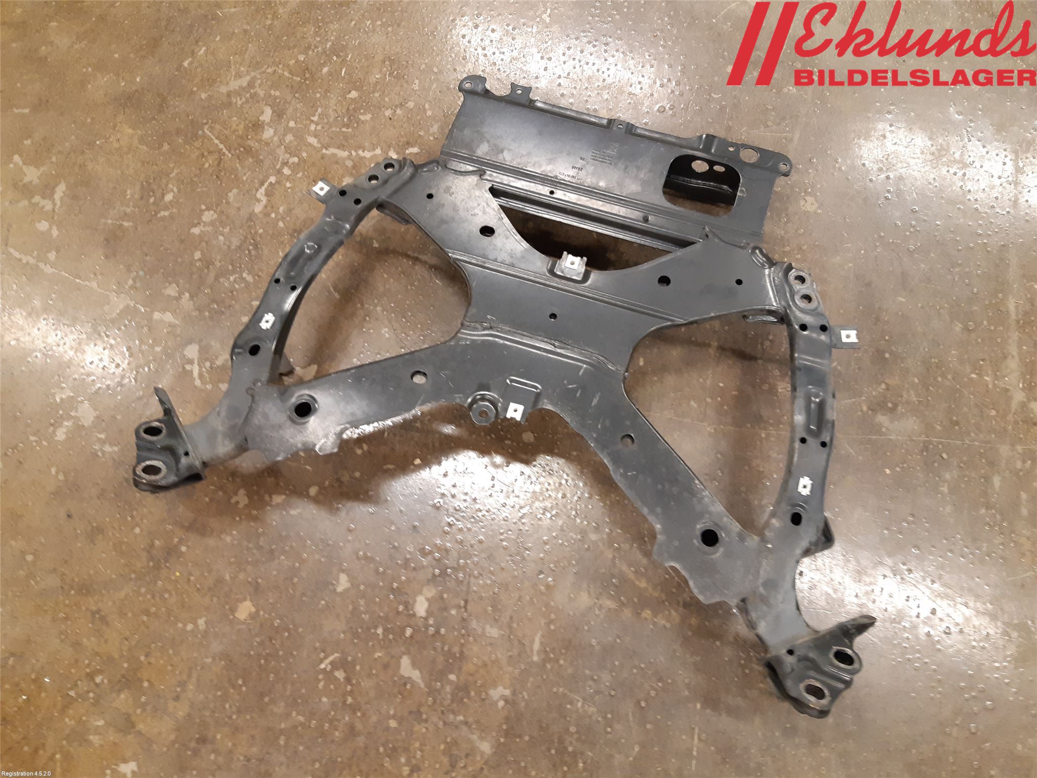 Audi A6 F2/C8 19- Framvagnsbalk