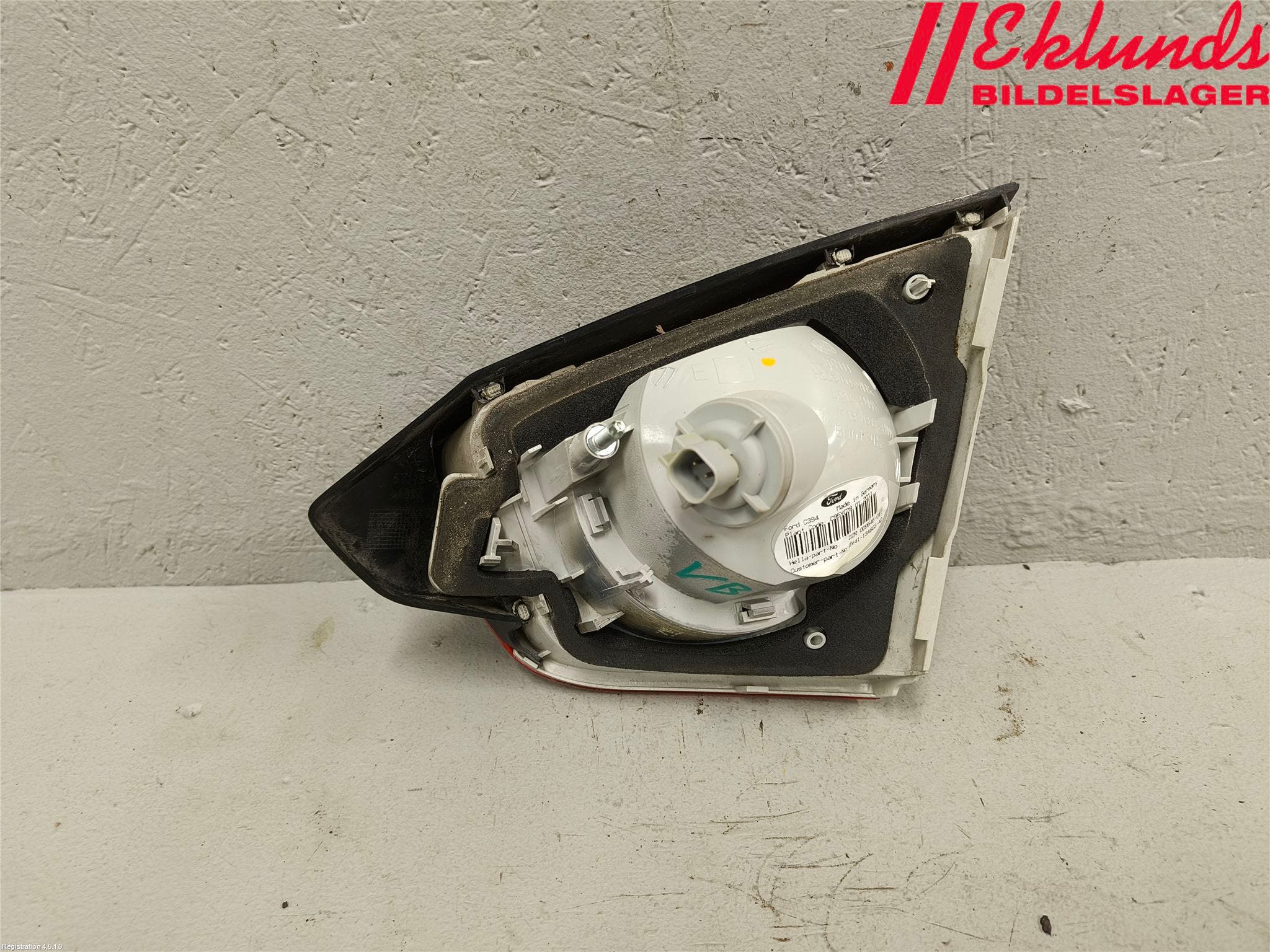 Ford KUGA 08-12 Bakljus Lucka Vä