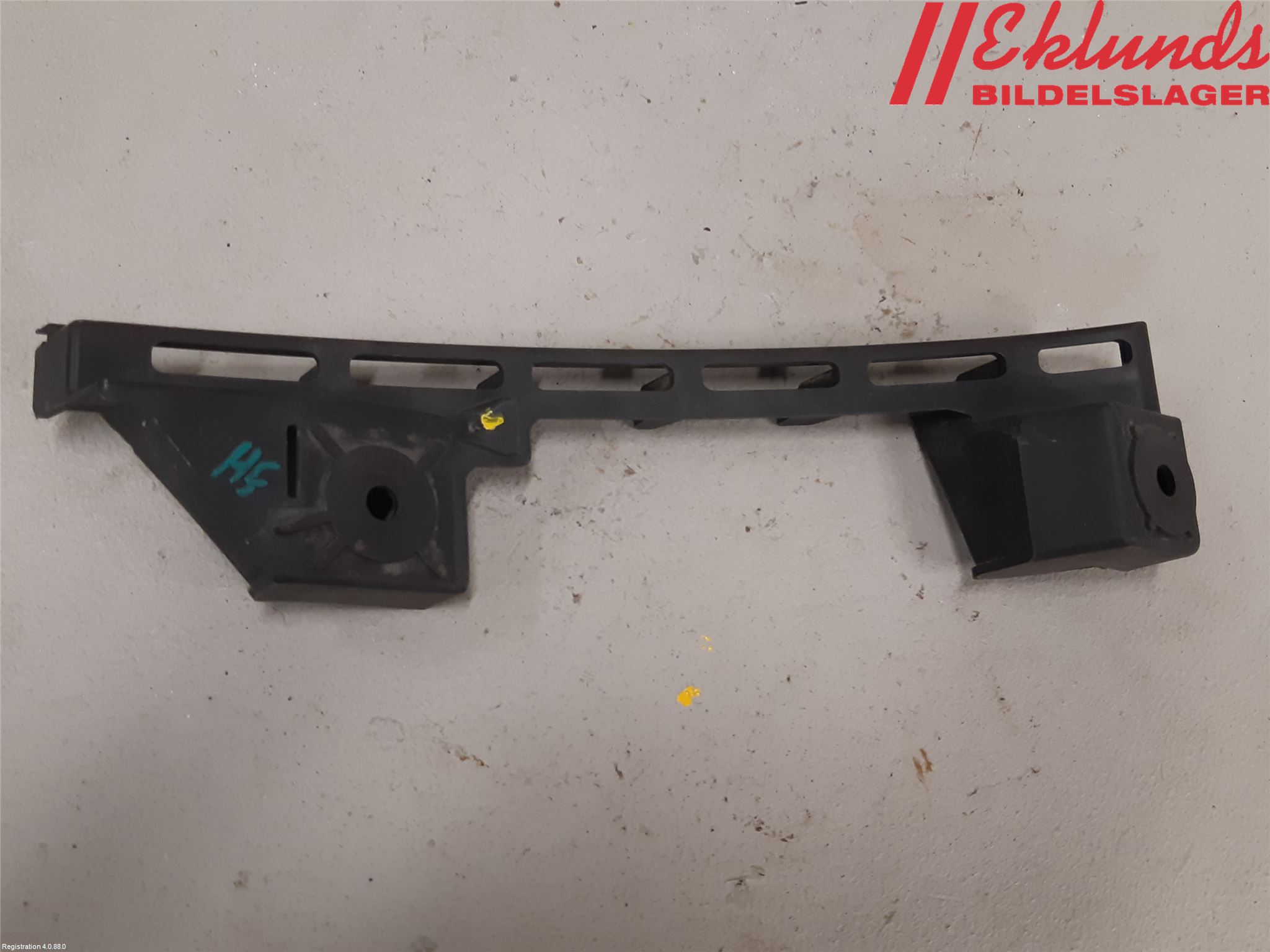 Volkswagen VW CADDY      04-10 Stötfångarfäste Fram Hö