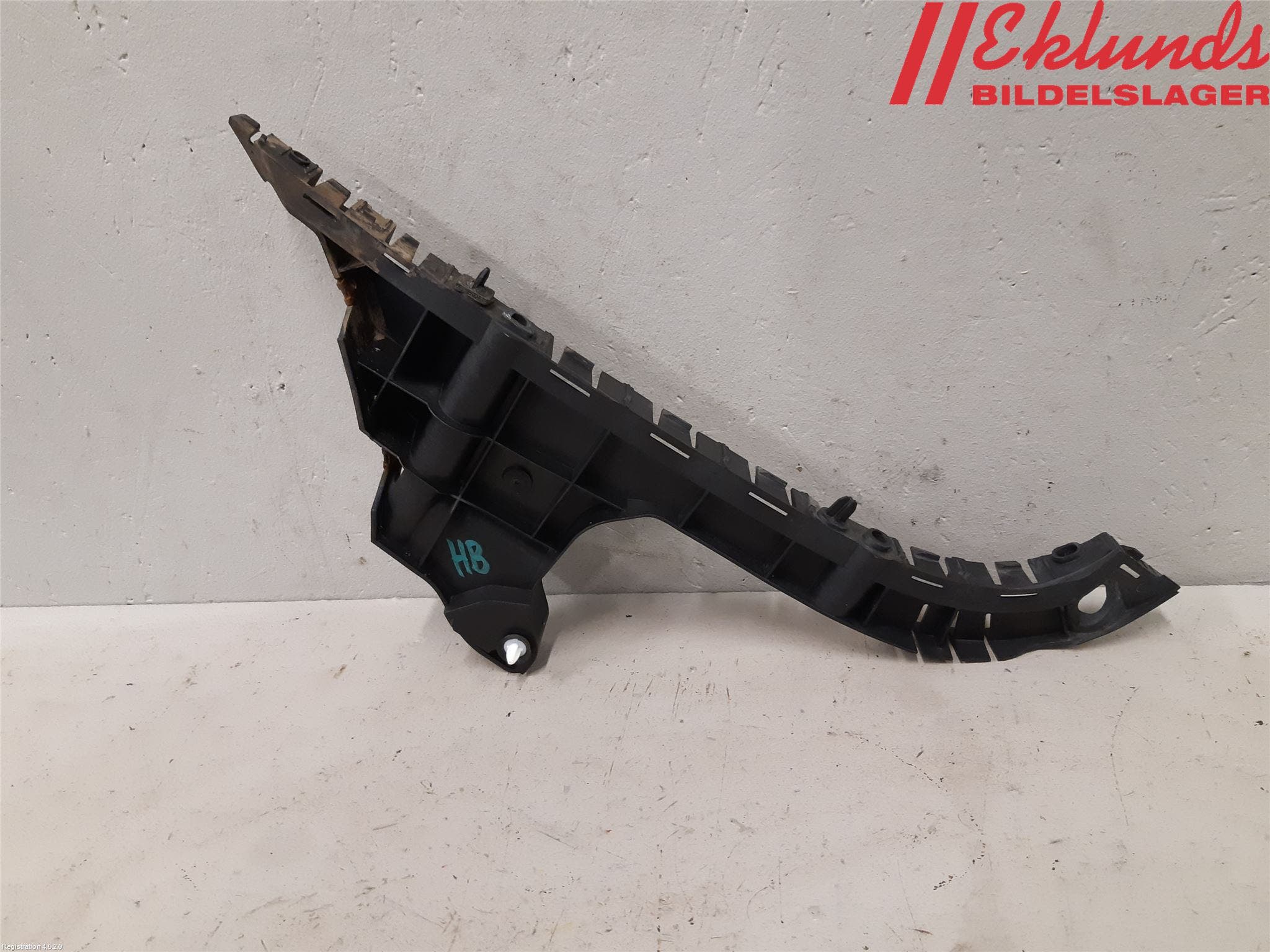 Volvo V70 08-13 Stötfångarfäste Bak Hö