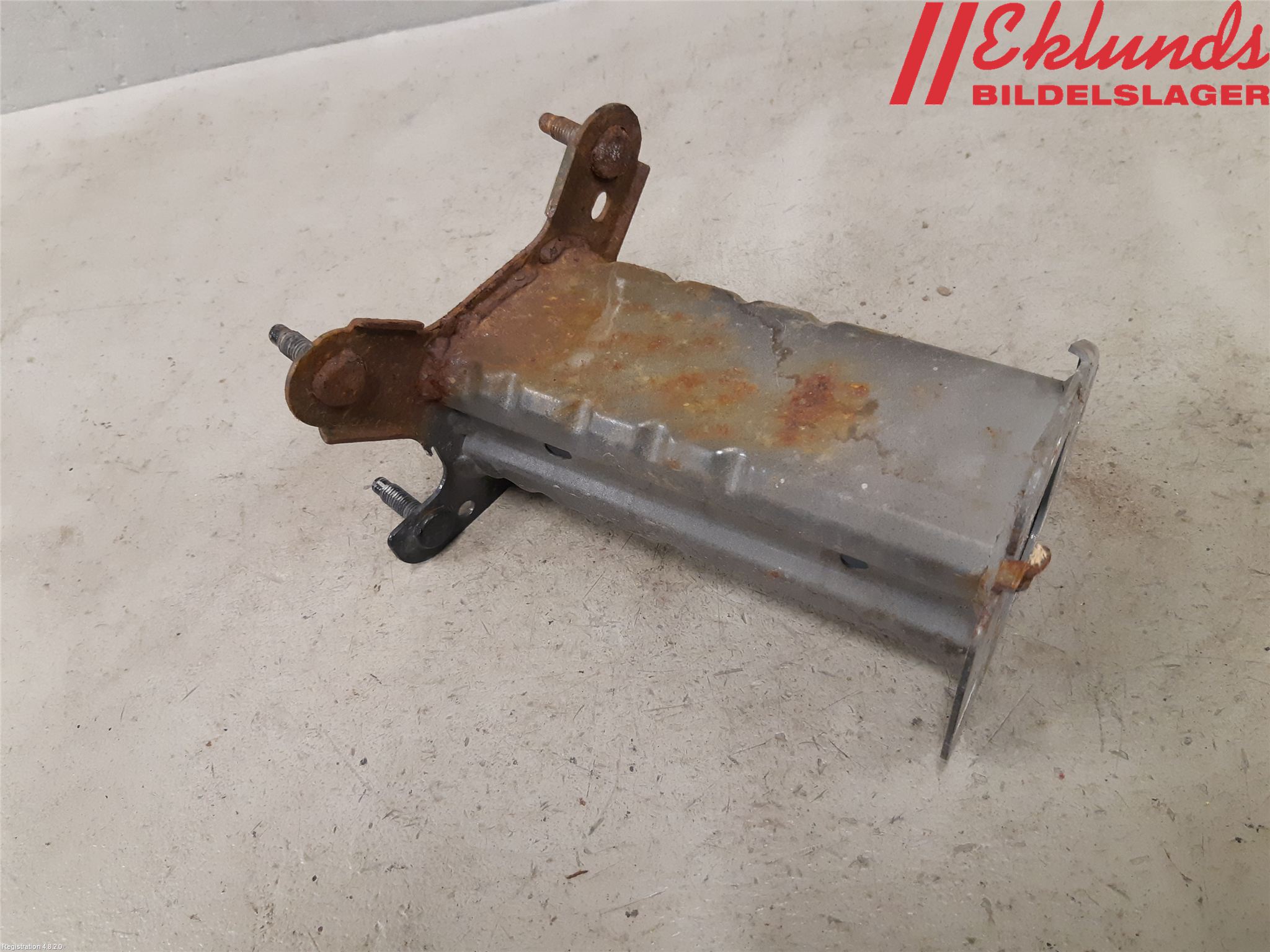 Nissan X-TRAIL 14-21 Stötfångarbärjärn Bak