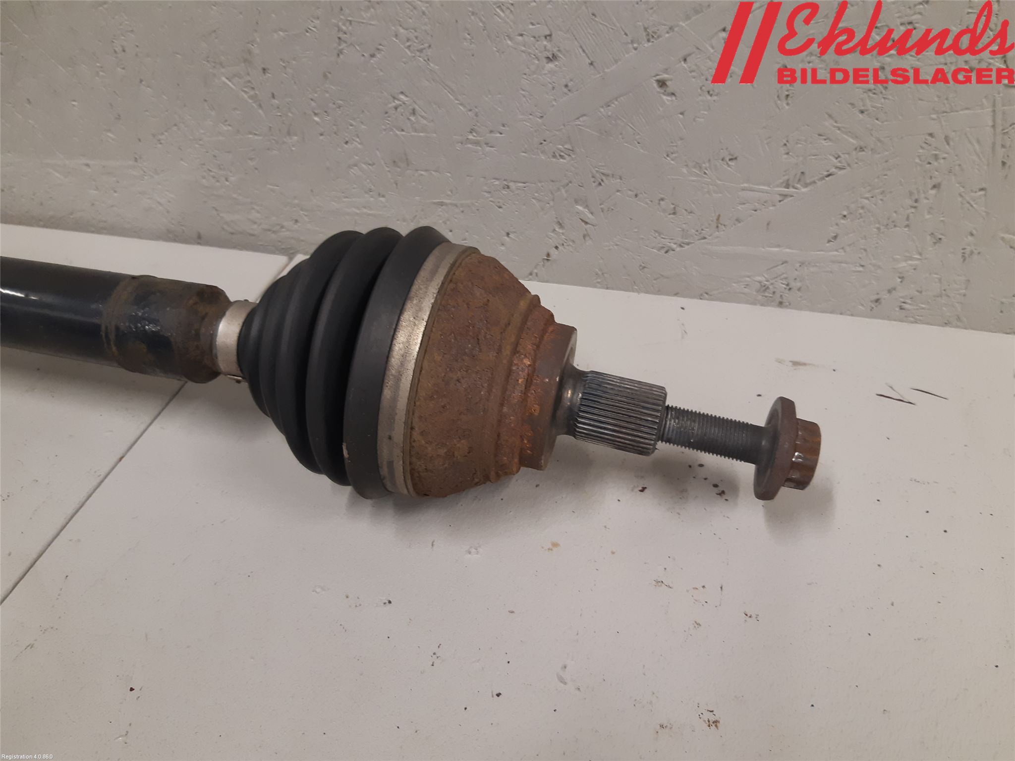 Volkswagen VW PASSAT 15-19 Drivaxel Fram Höger