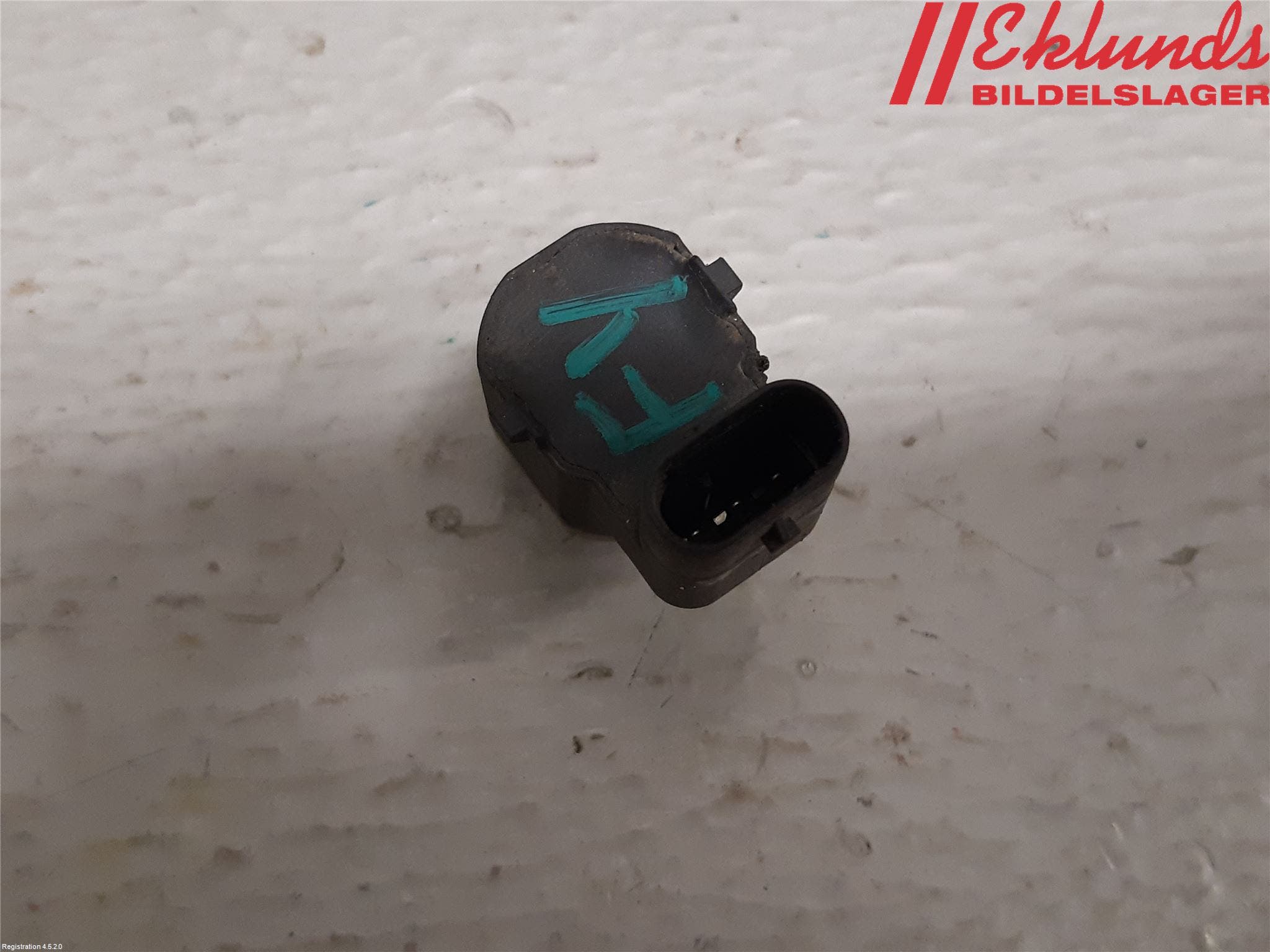 BMW 5 F10/F11/F18 09-17 Parkeringshjälp Frontsensor