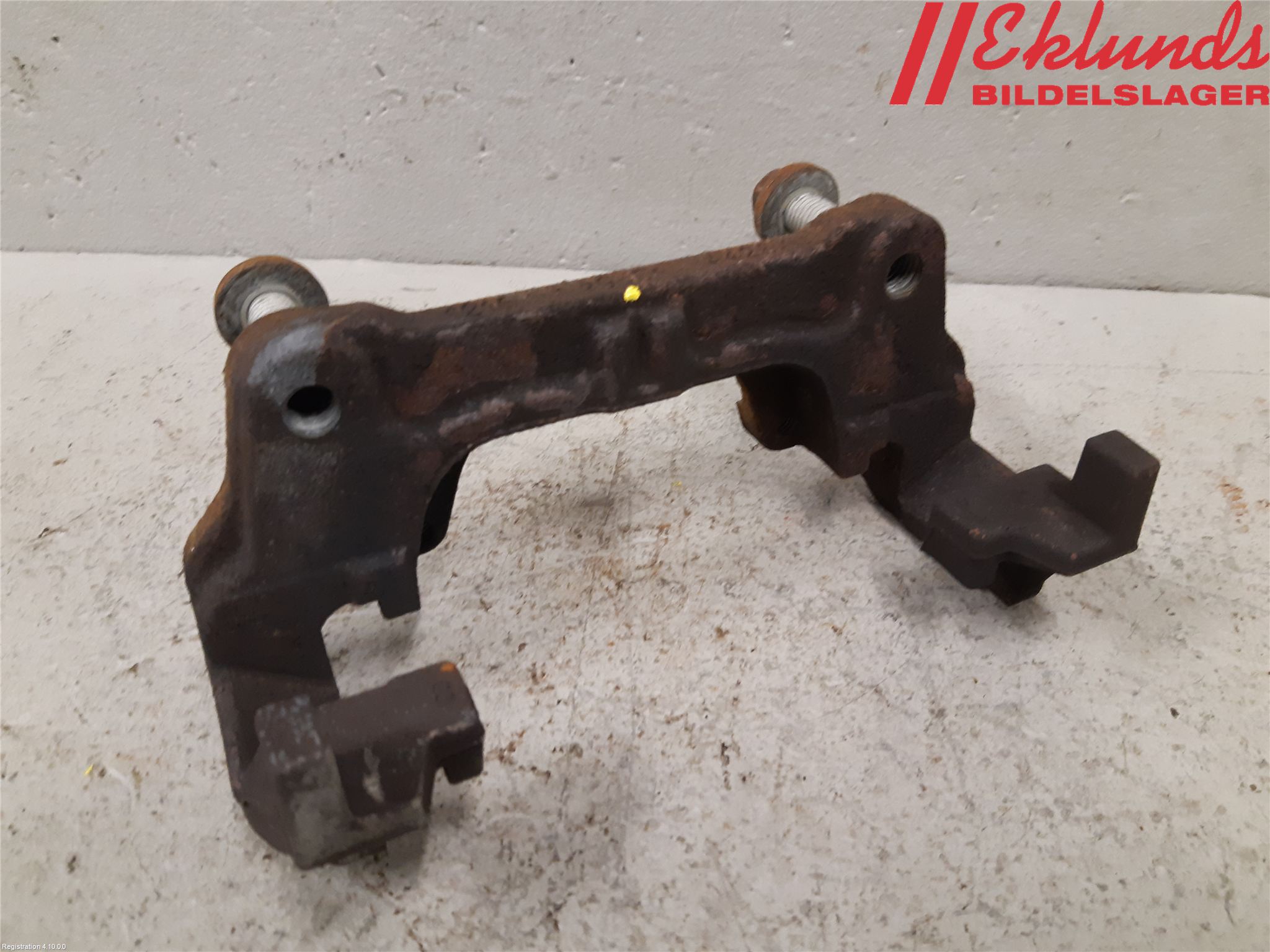 Ford FOCUS 19- Bromsokshållare