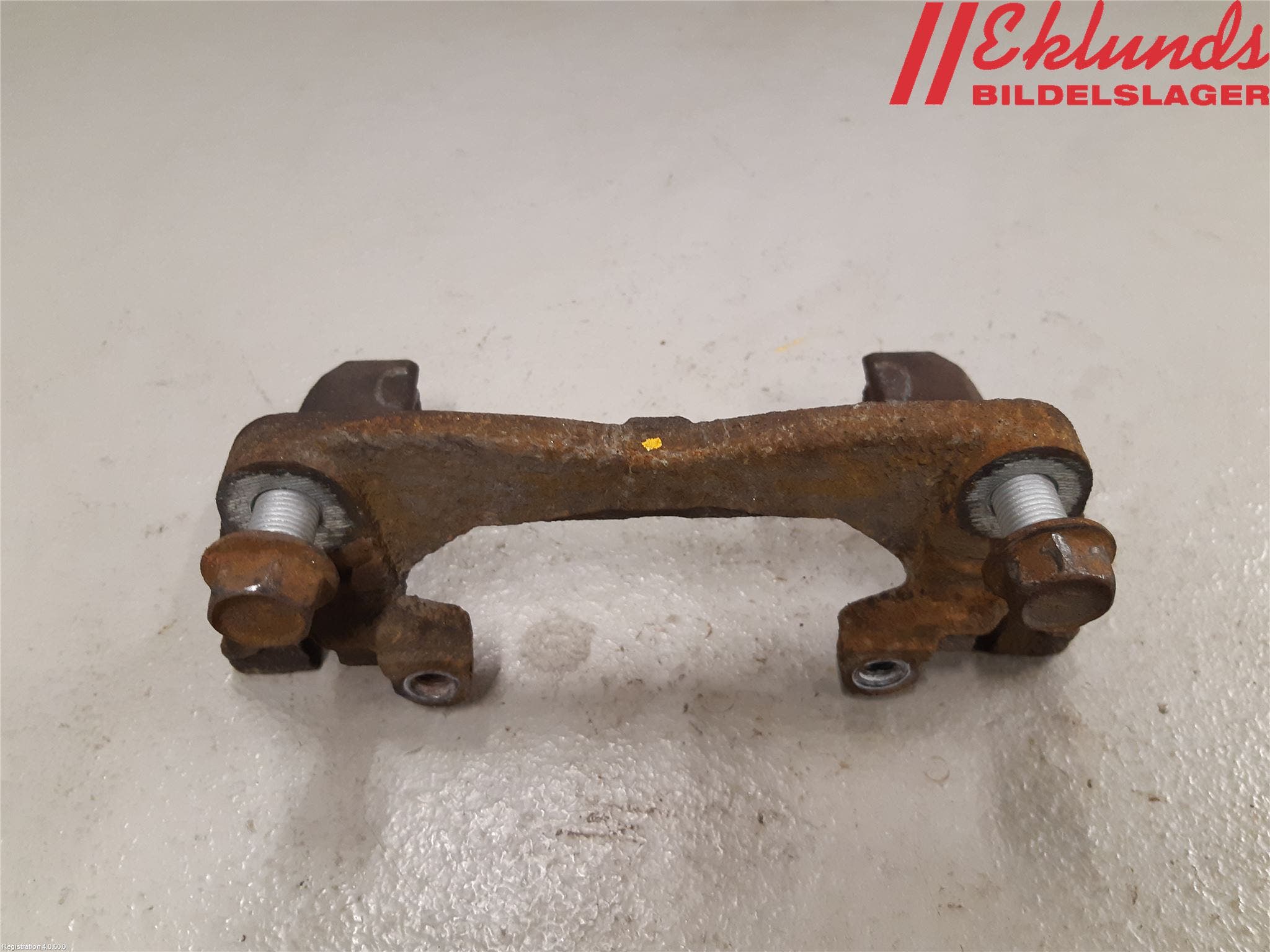 Toyota YARIS XP130 15-20 Bromsokshållare