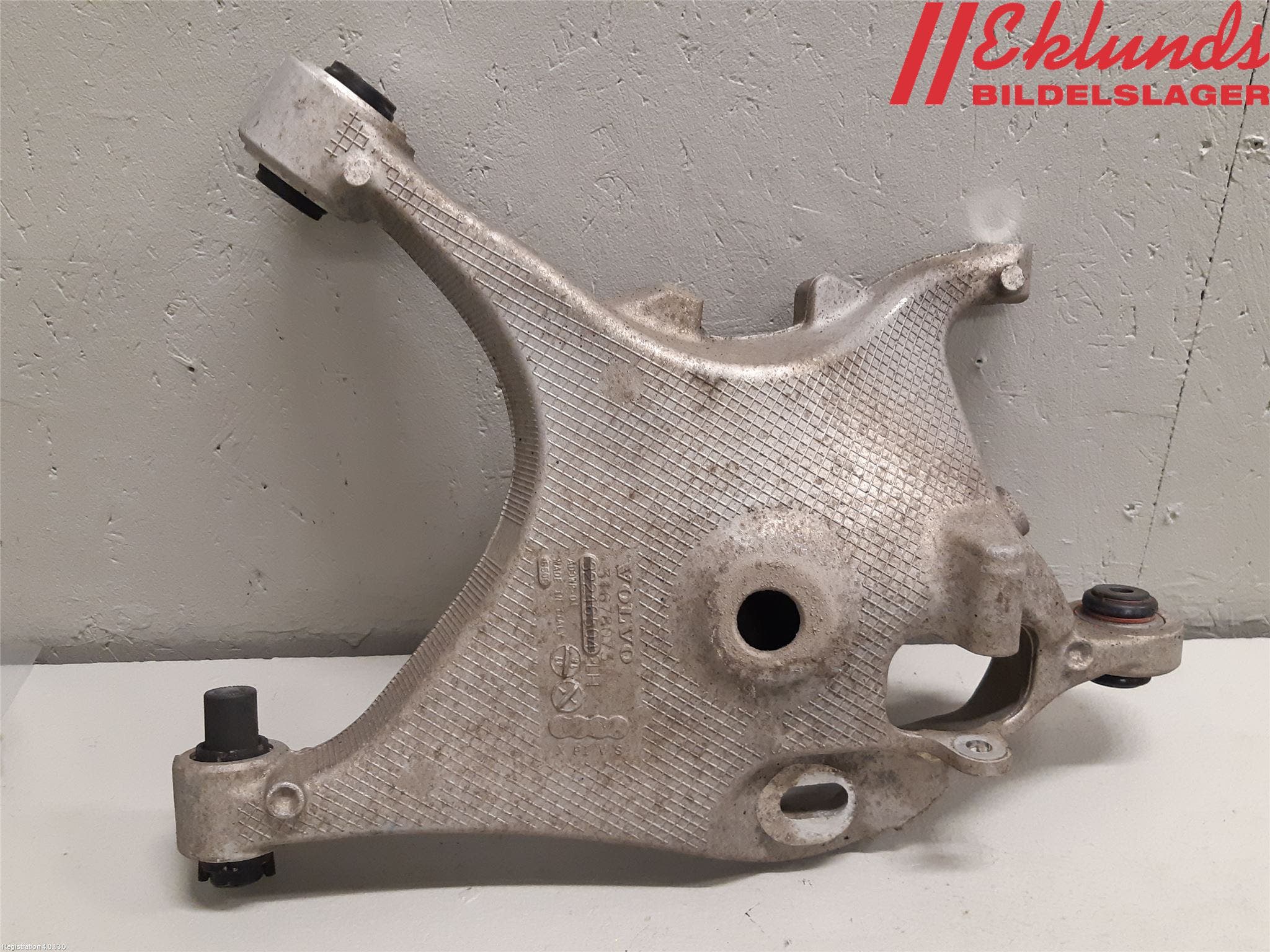 Volvo V90 17->> Bärarm Bak Vänster