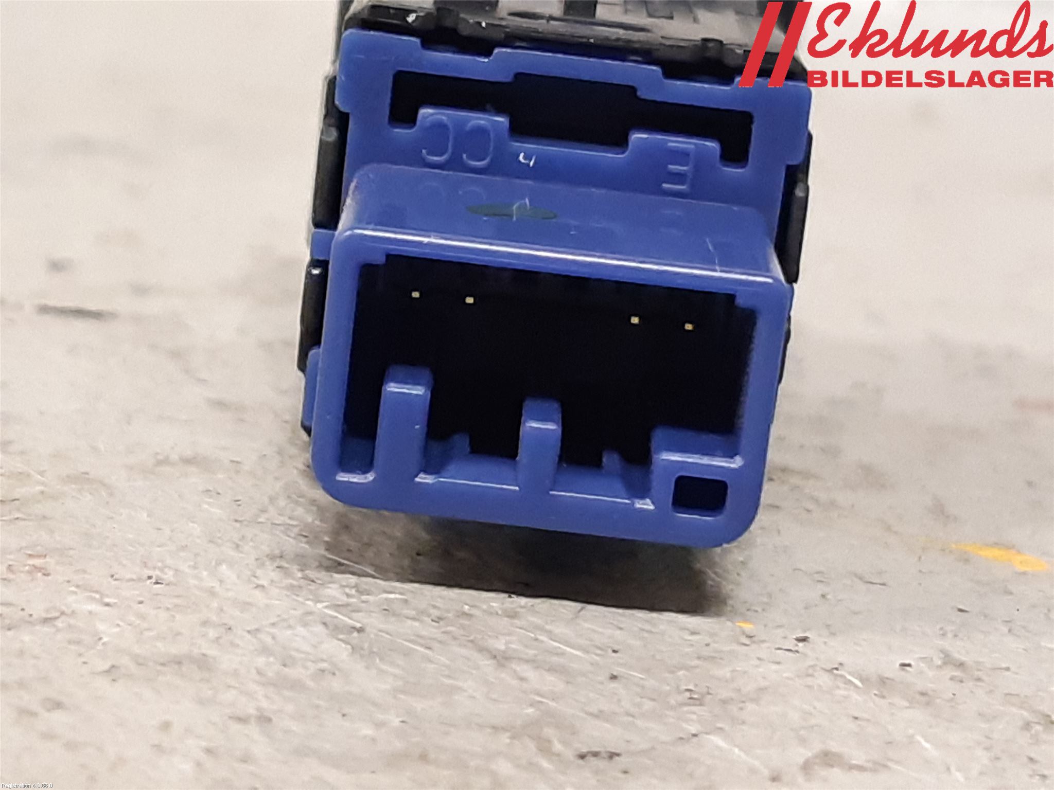 Toyota RAV4 19- Strömställare Tanklucka