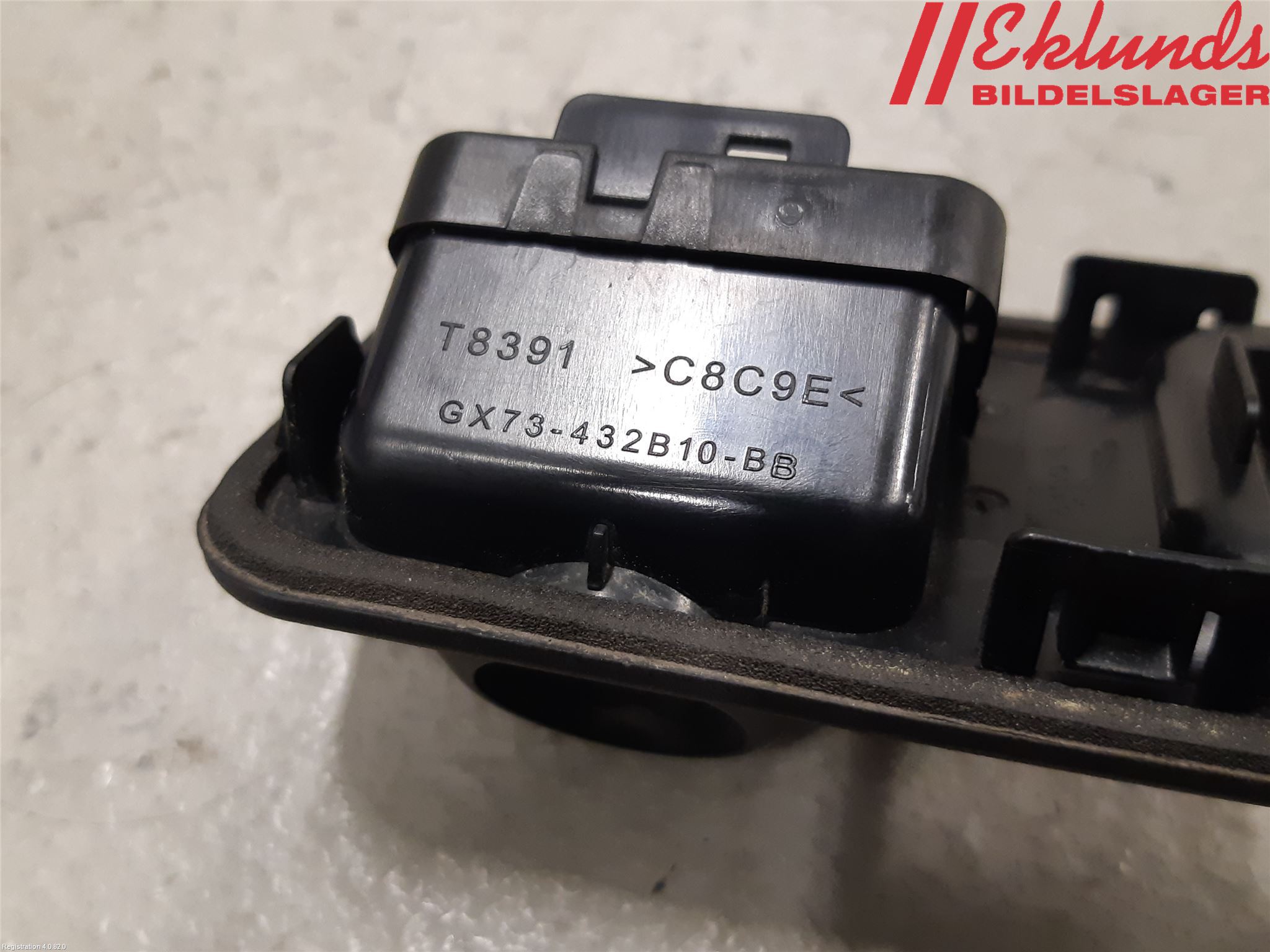 Jaguar XE (X760) 15-24 Bakluckehandtag