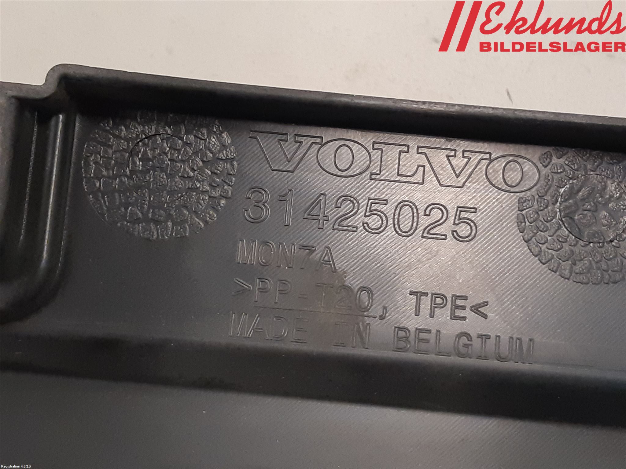 Volvo V90 CROSS COUNTRY 17->> Täckplast Front
