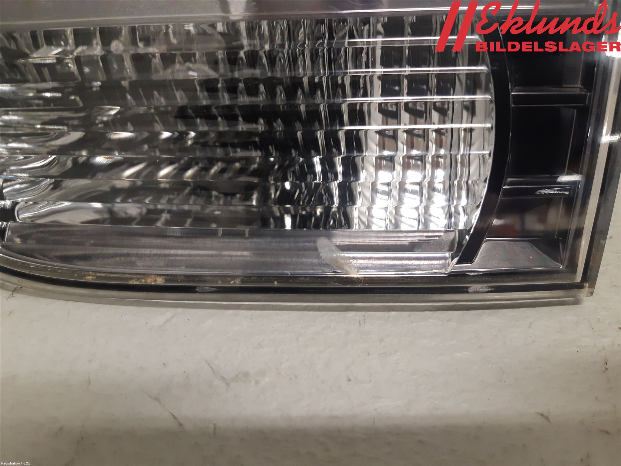 Mitsubishi OUTLANDER 07-12 Bakljus Lucka Hö