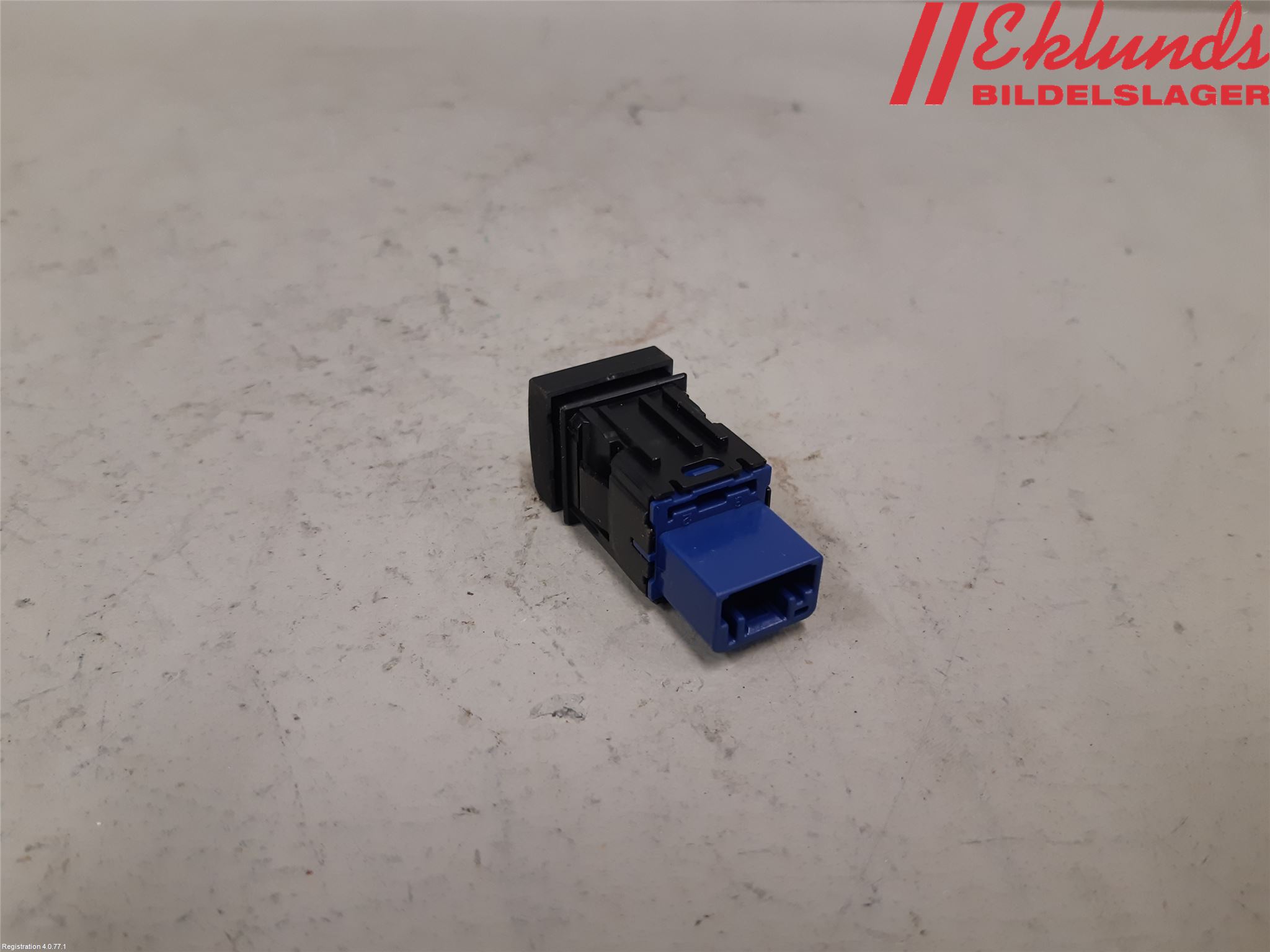 Toyota COROLLA 19- Strömställare Baklucka