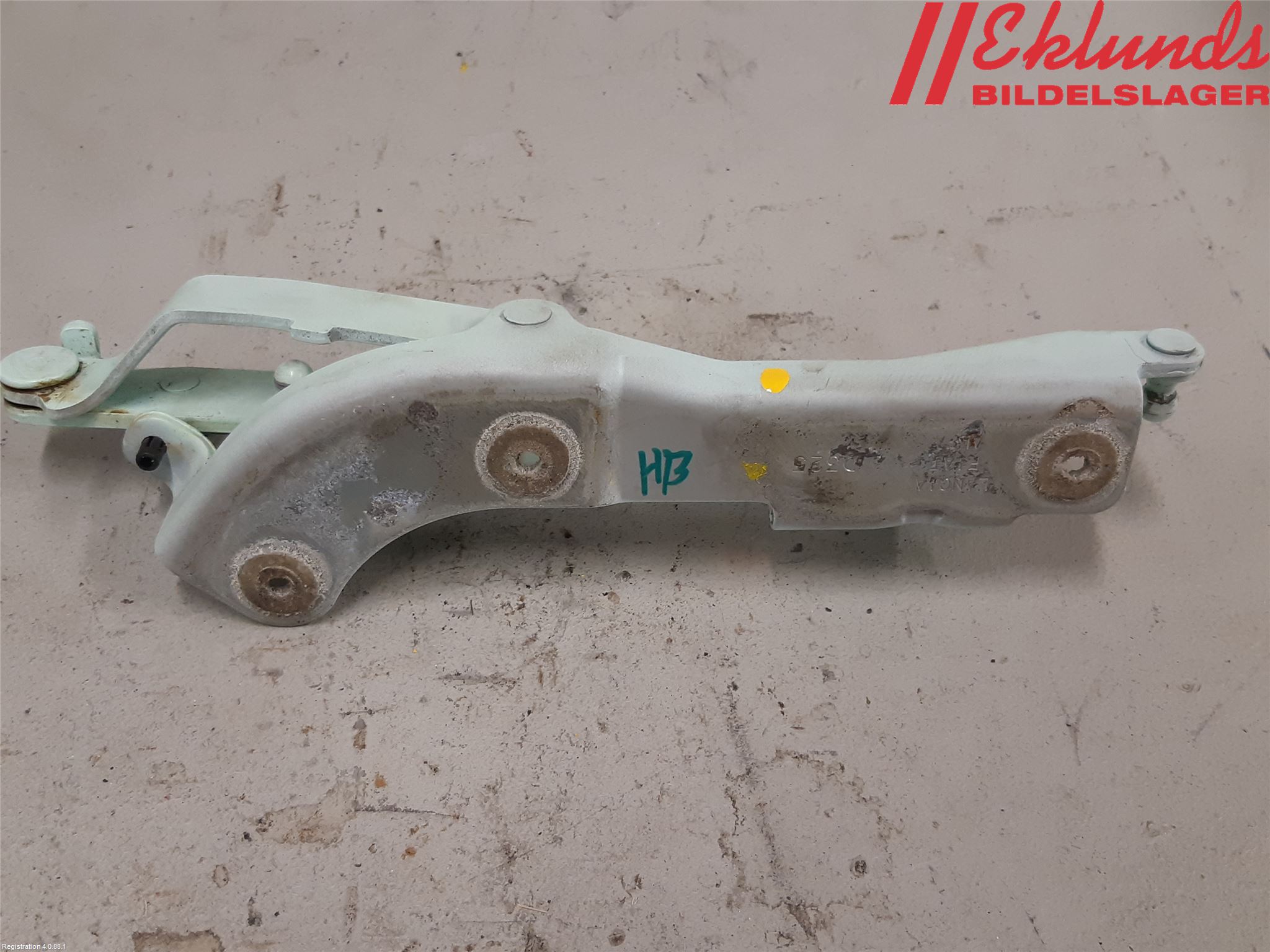 Fiat 500e 20- Bakluckegångjärn Hö