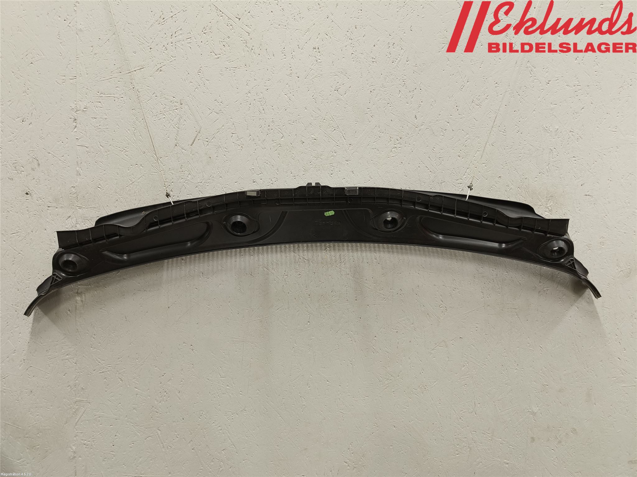 BMW X1 F48 15-22 Torpedplåt-Torpedplast
