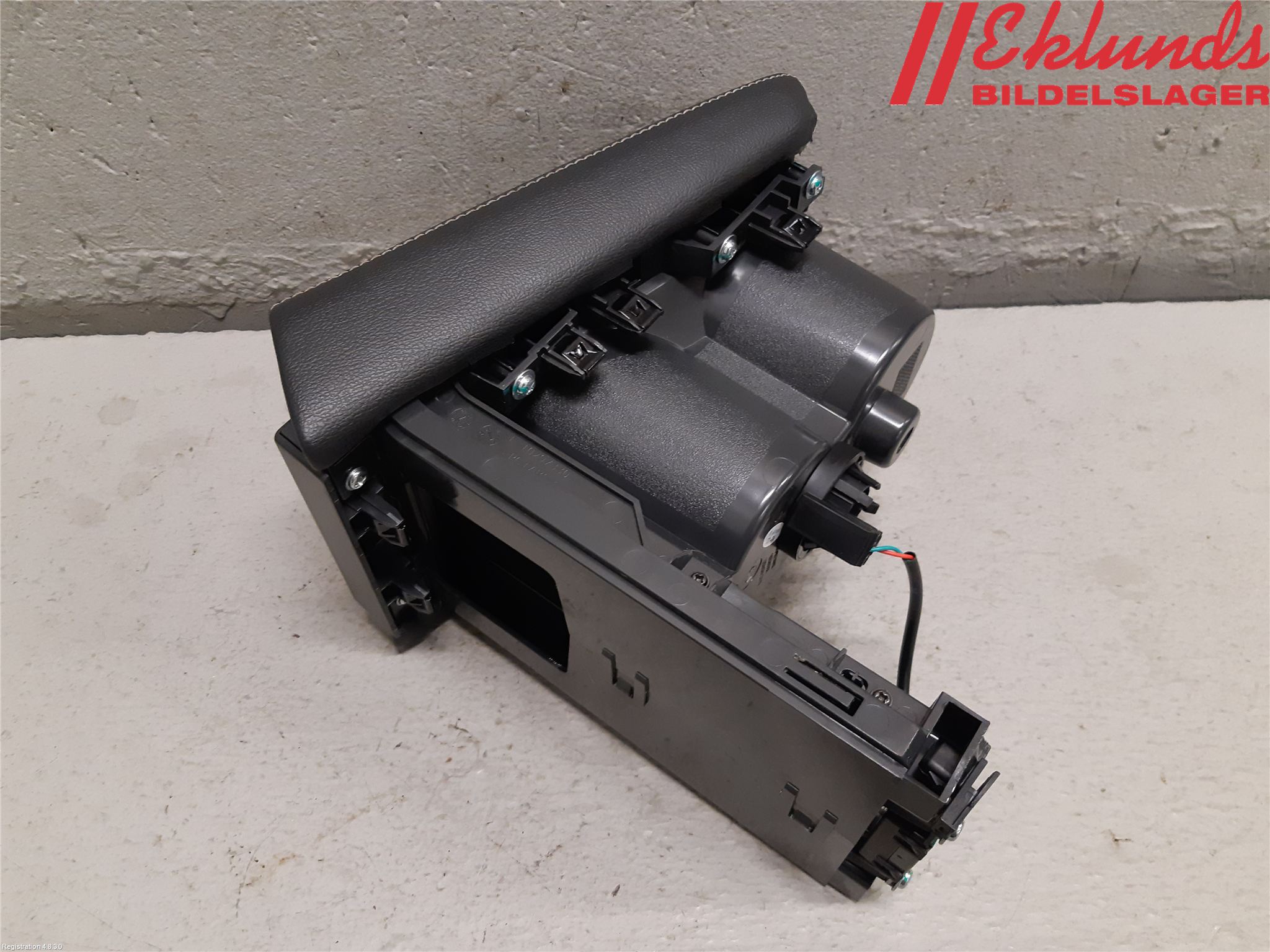 MG ZS EV 20- Mugghållare