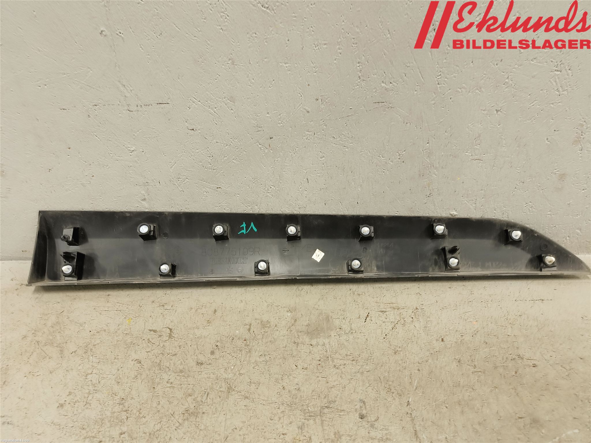 Renault EXPRESS 21- Dörr Dekorlist Fram Vä