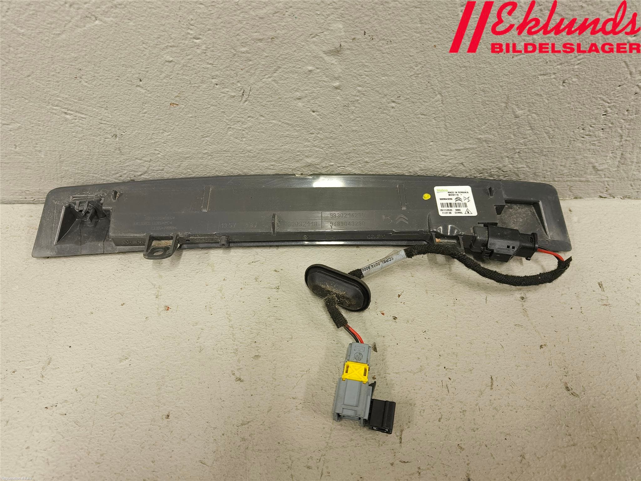 Opel CORSA F, CORSA-E 20- Bromsljus Bakruta