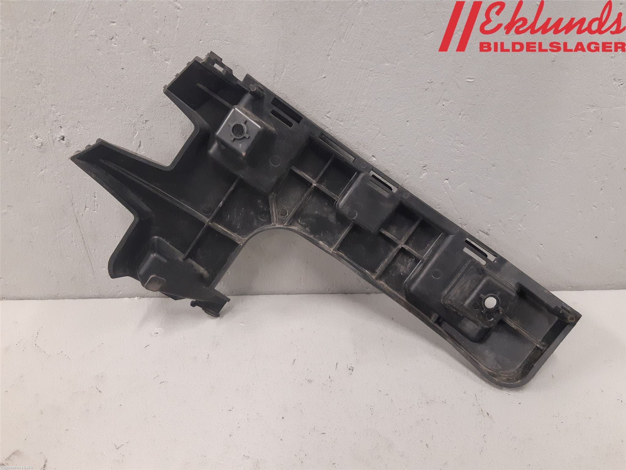 Volvo S60 11-13 Stötfångarfäste Bak Vä