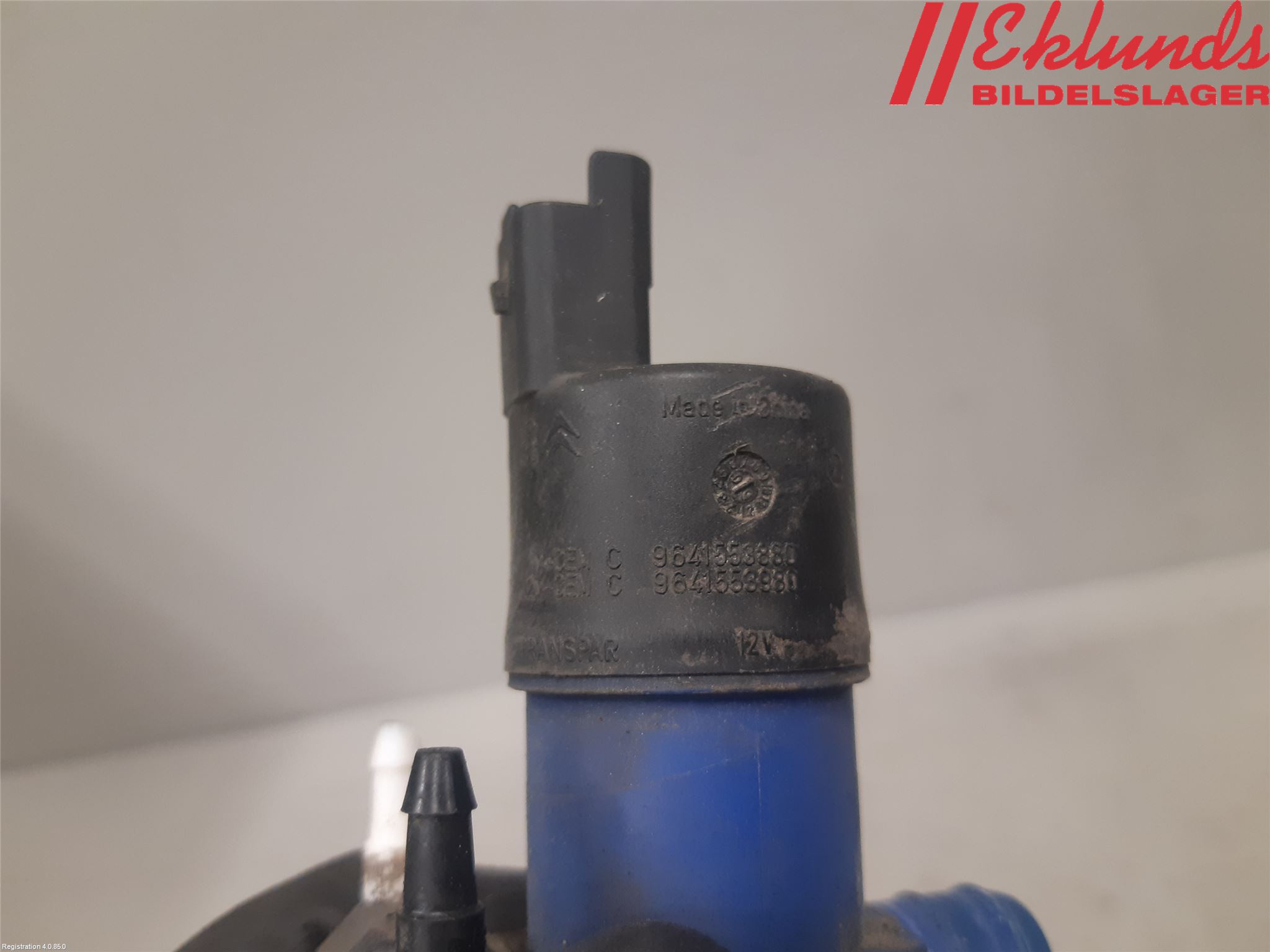 Renault CLIO III  09-12 Spolarpump Baklucka
