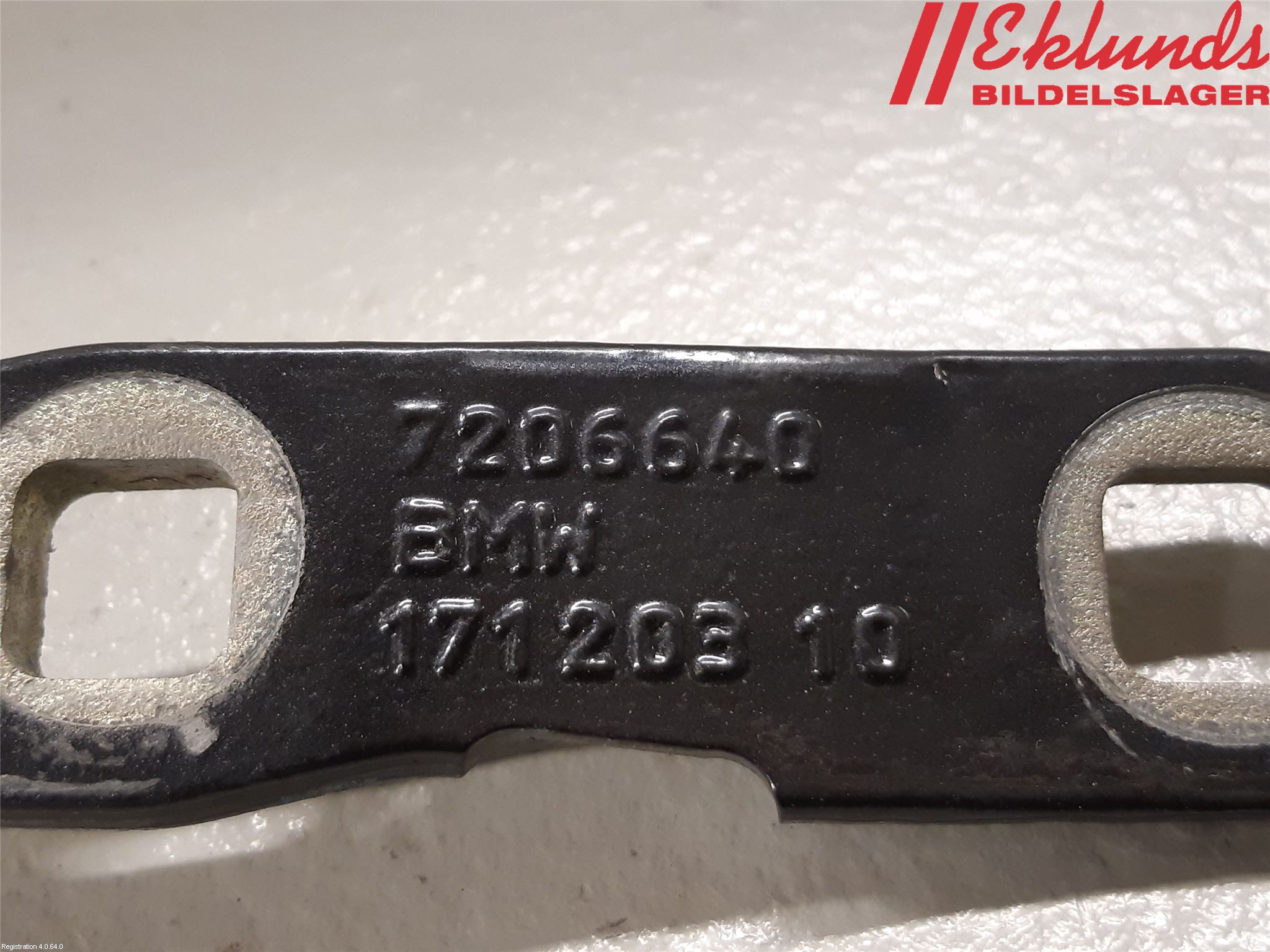 BMW 5 F10/F11/F18 09-17 Bakluckegångjärn Hö
