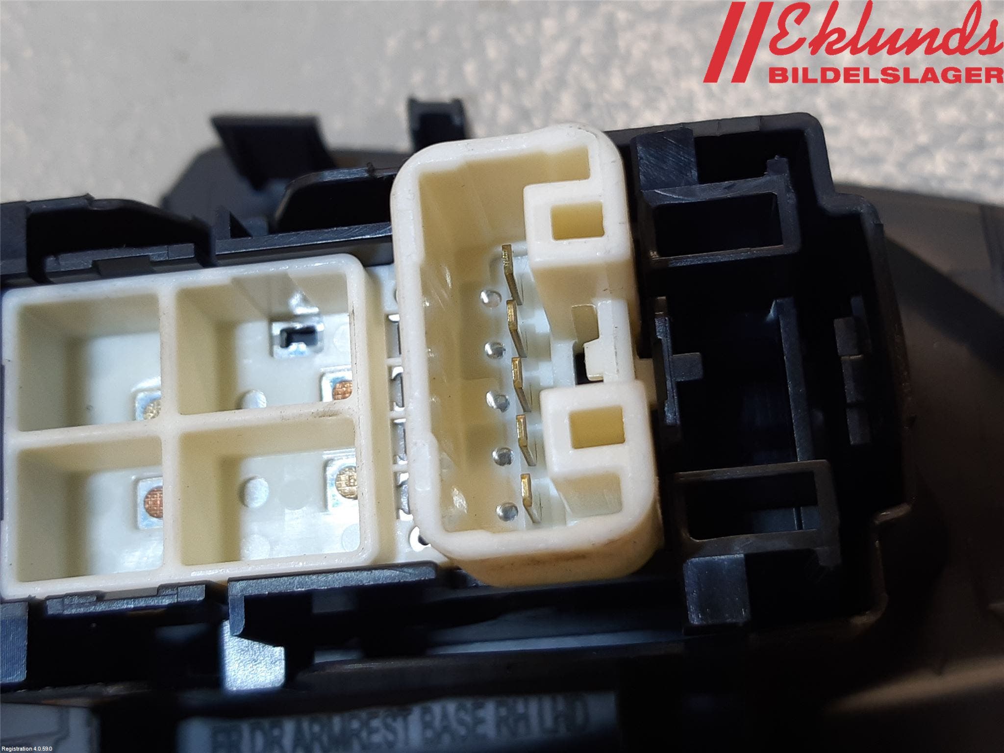 Peugeot 108 15-22 Strömställare Elhiss