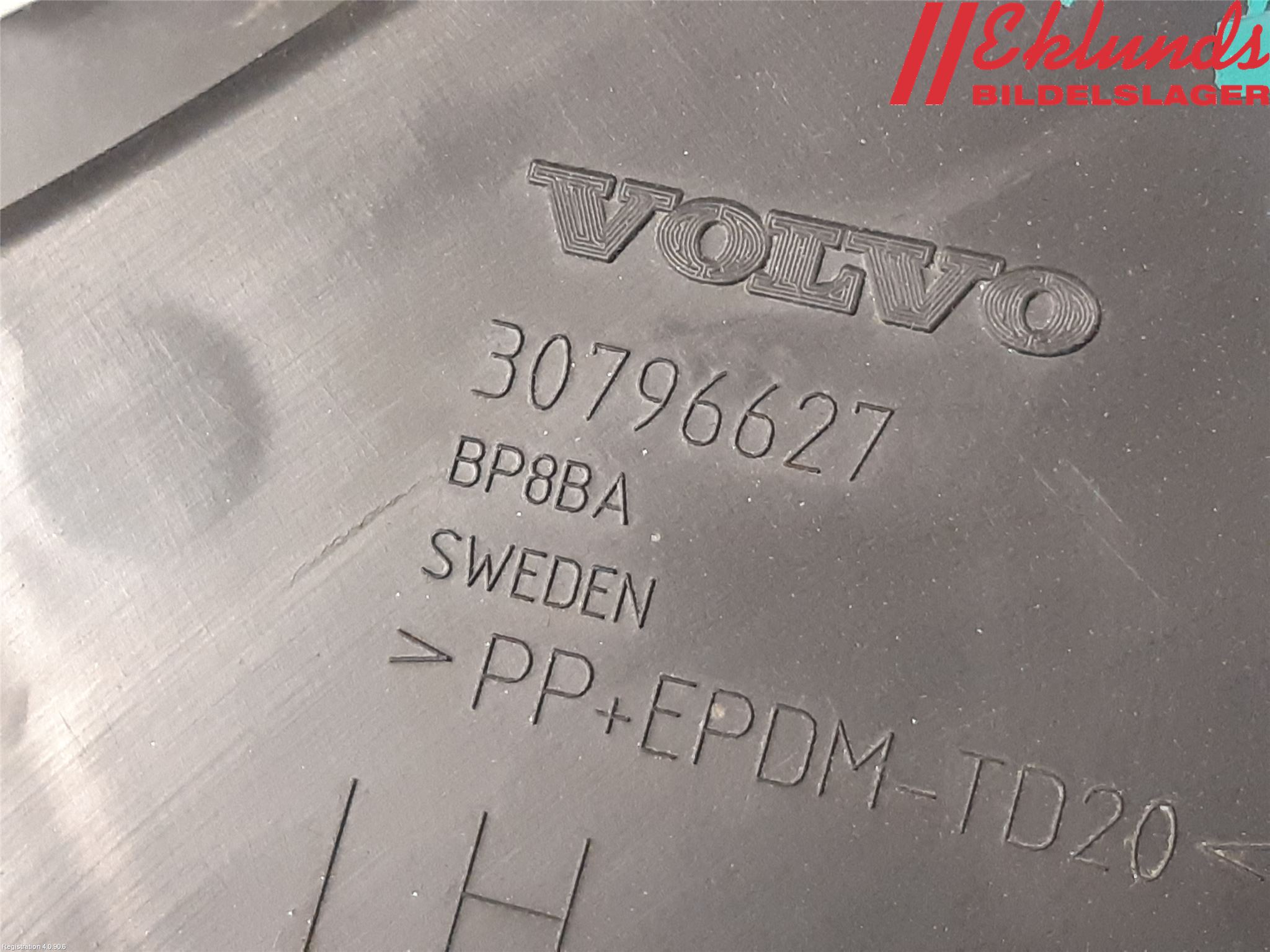 Volvo S60 11-13 Stötfångarfäste Bak Vä