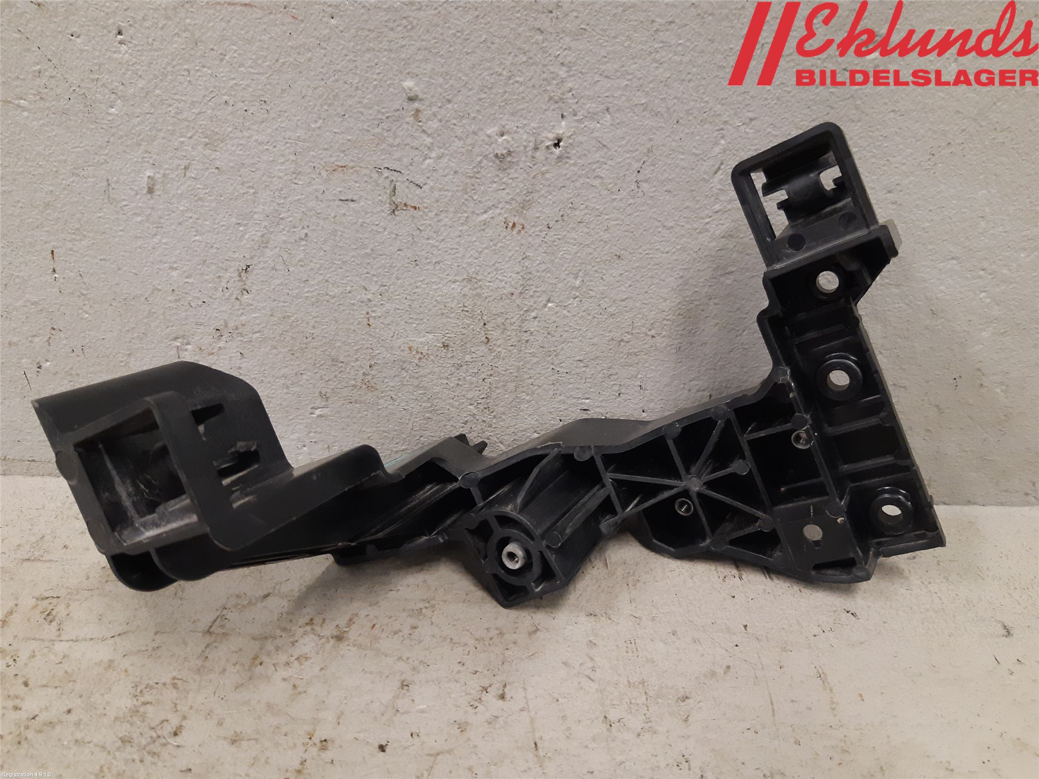 Kia CEED 12-18 Strålkast Fästsarg