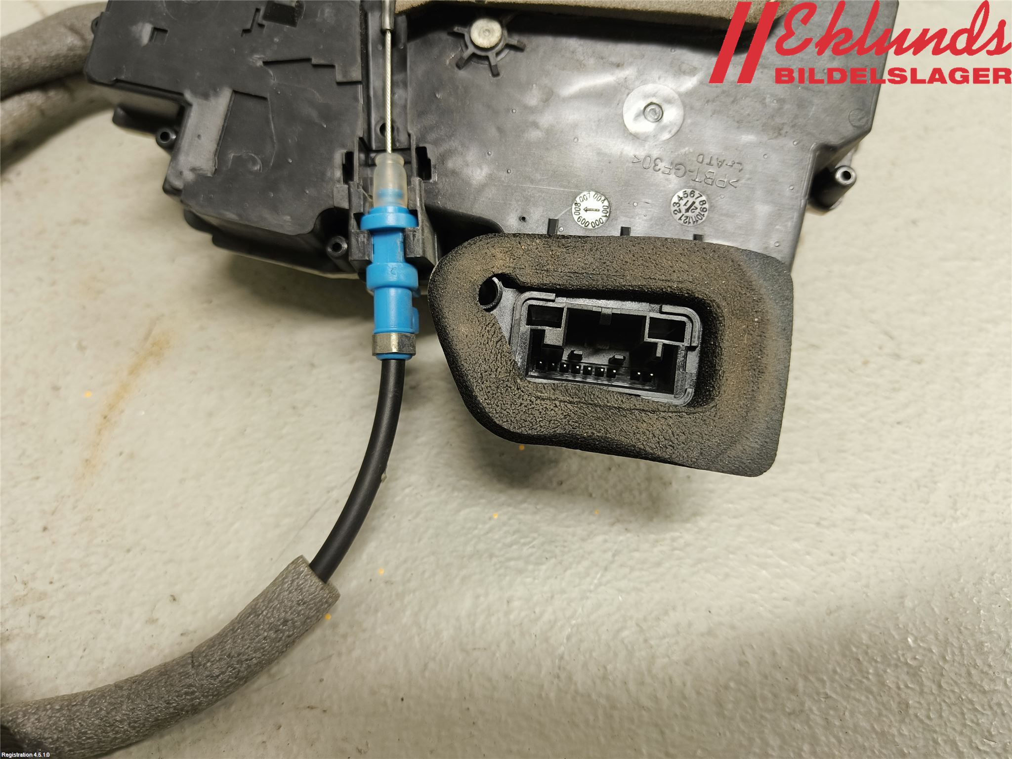 Audi A6 F2/C8 19- Låskista-Dörrlås