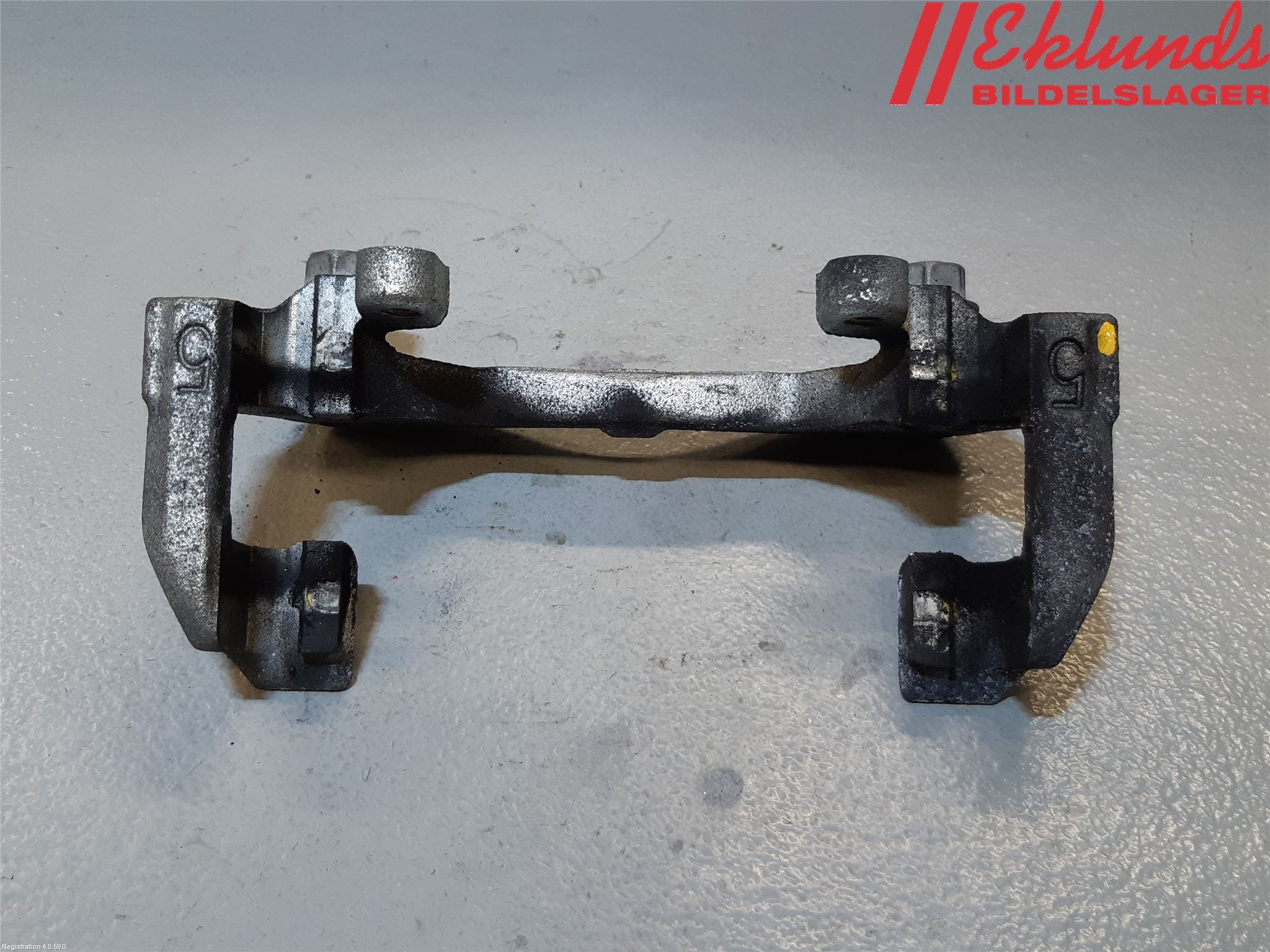 Toyota YARIS XP130 15-20 Bromsokshållare